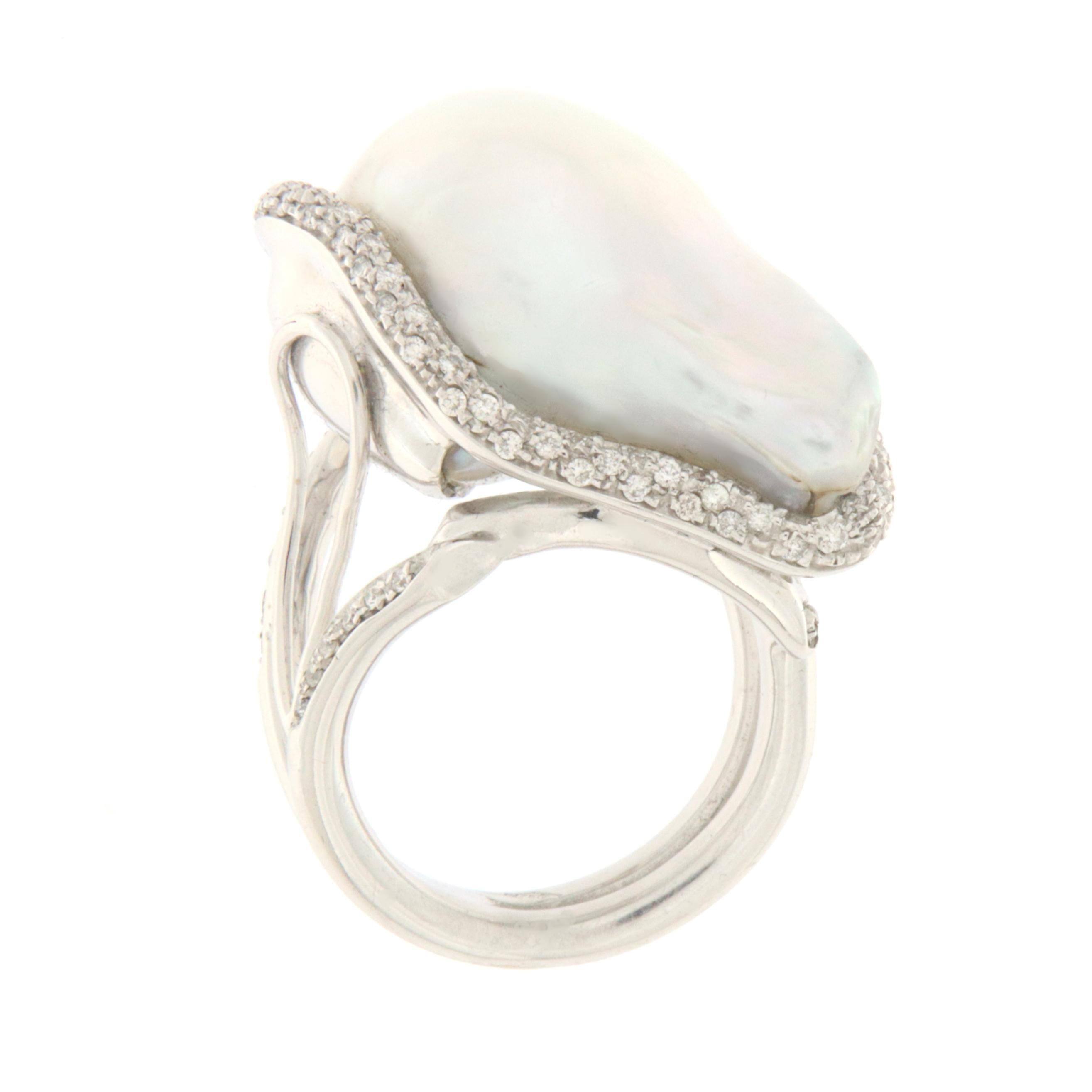 Australian Pearl 18 Karat White Gold Diamonds Cocktail Ring In New Condition For Sale In Marcianise, IT