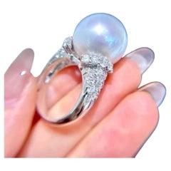 Anello cocktail con perle australiane e diamanti in oro bianco 18 carati, 2,14 carati di diamanti