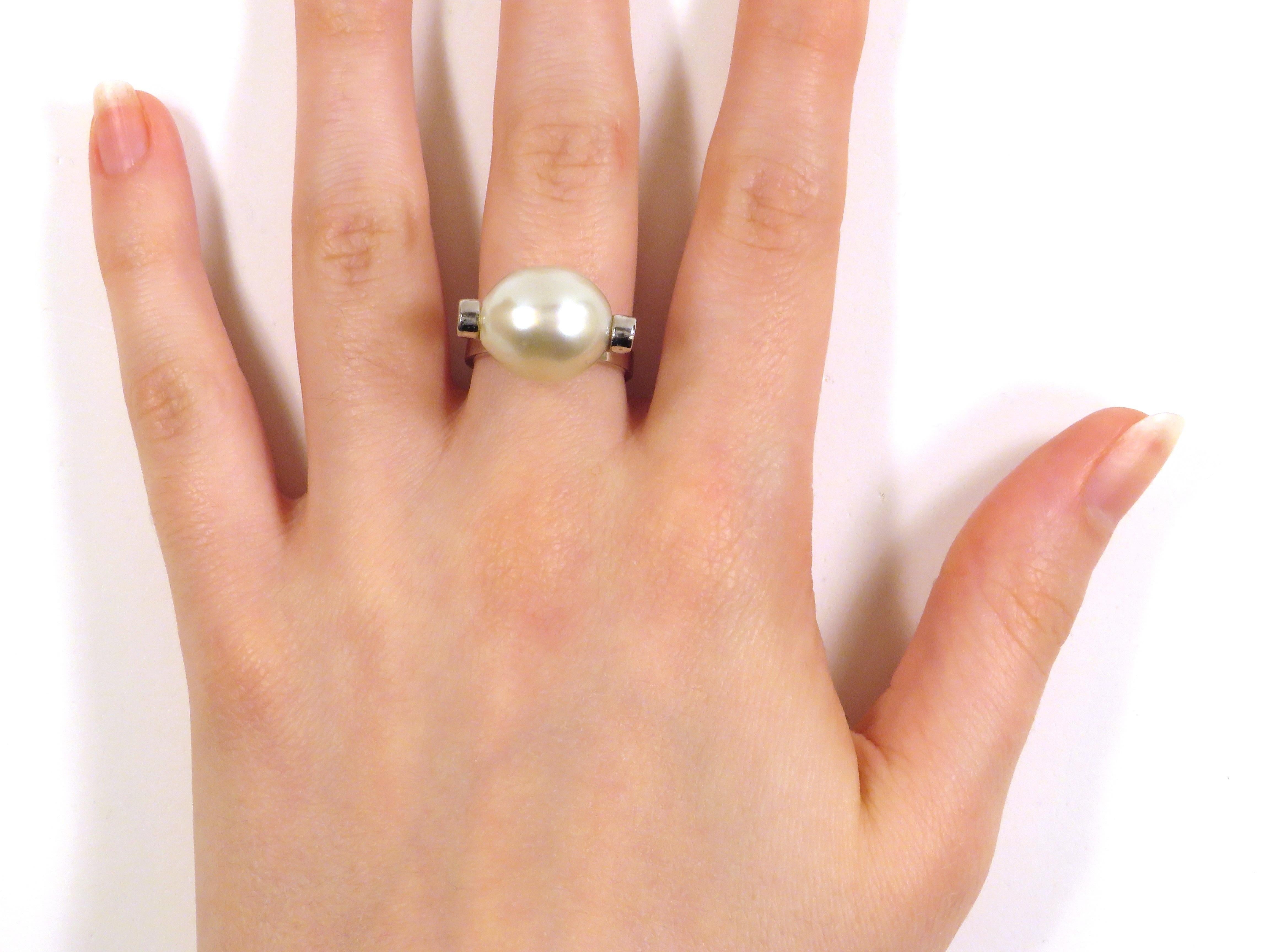 Contemporary Australian Pearl Diamonds White Gold Ring Handcrafted In Italy By Botta Gioielli For Sale