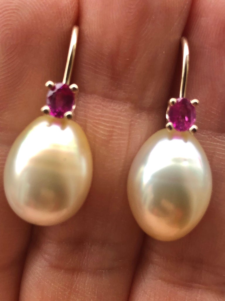 Australian Pearl Earrings with Ruby 14 Karat Yellow Gold For Sale at