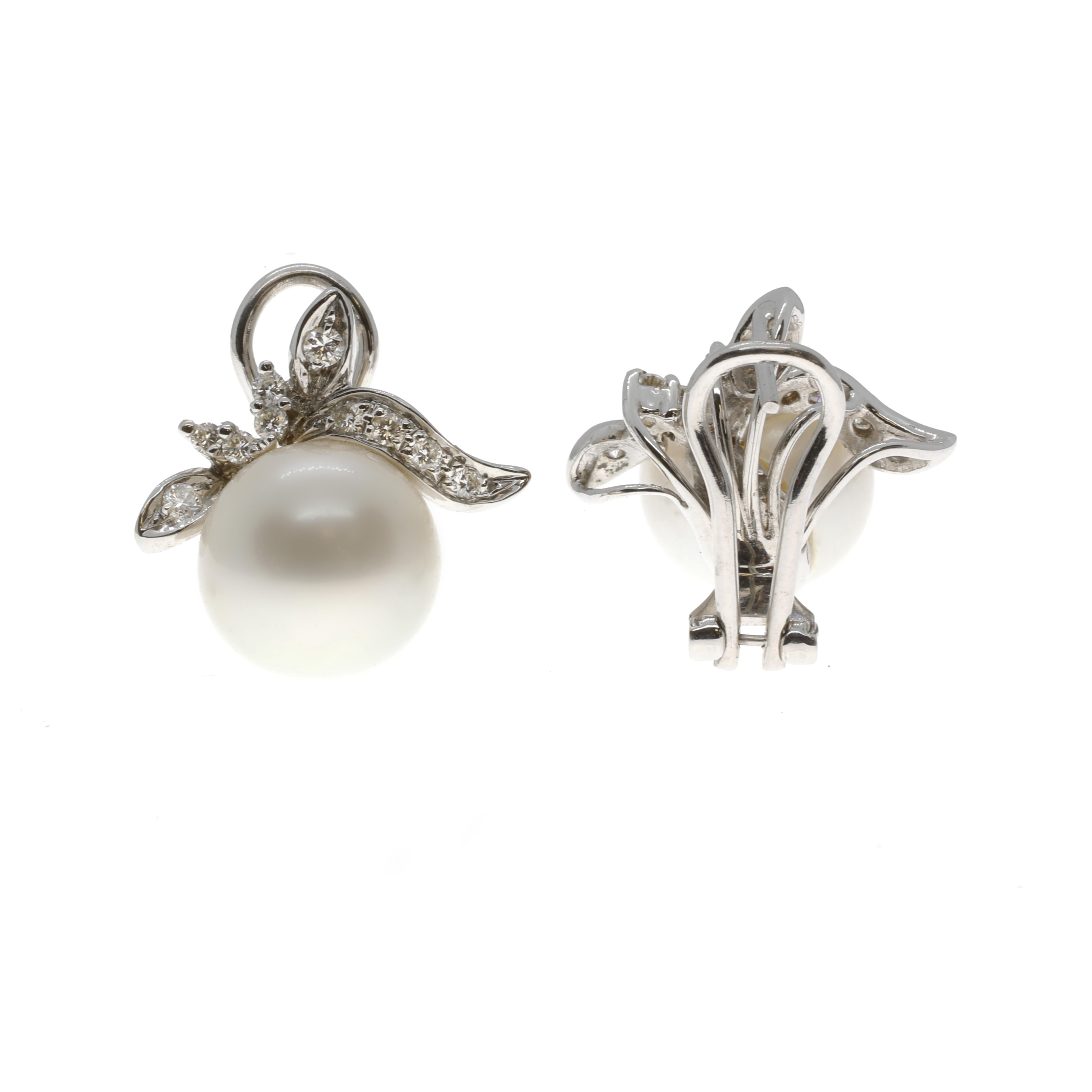 Contemporary 21st Century 18 Karat Gold Australian Pearl and (G VS) White Diamond Earrings For Sale