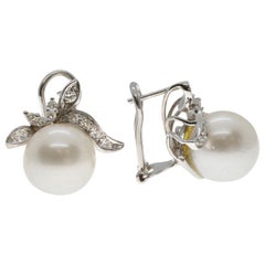 21st Century 18 Karat Gold Australian Pearl and (G VS) White Diamond Earrings