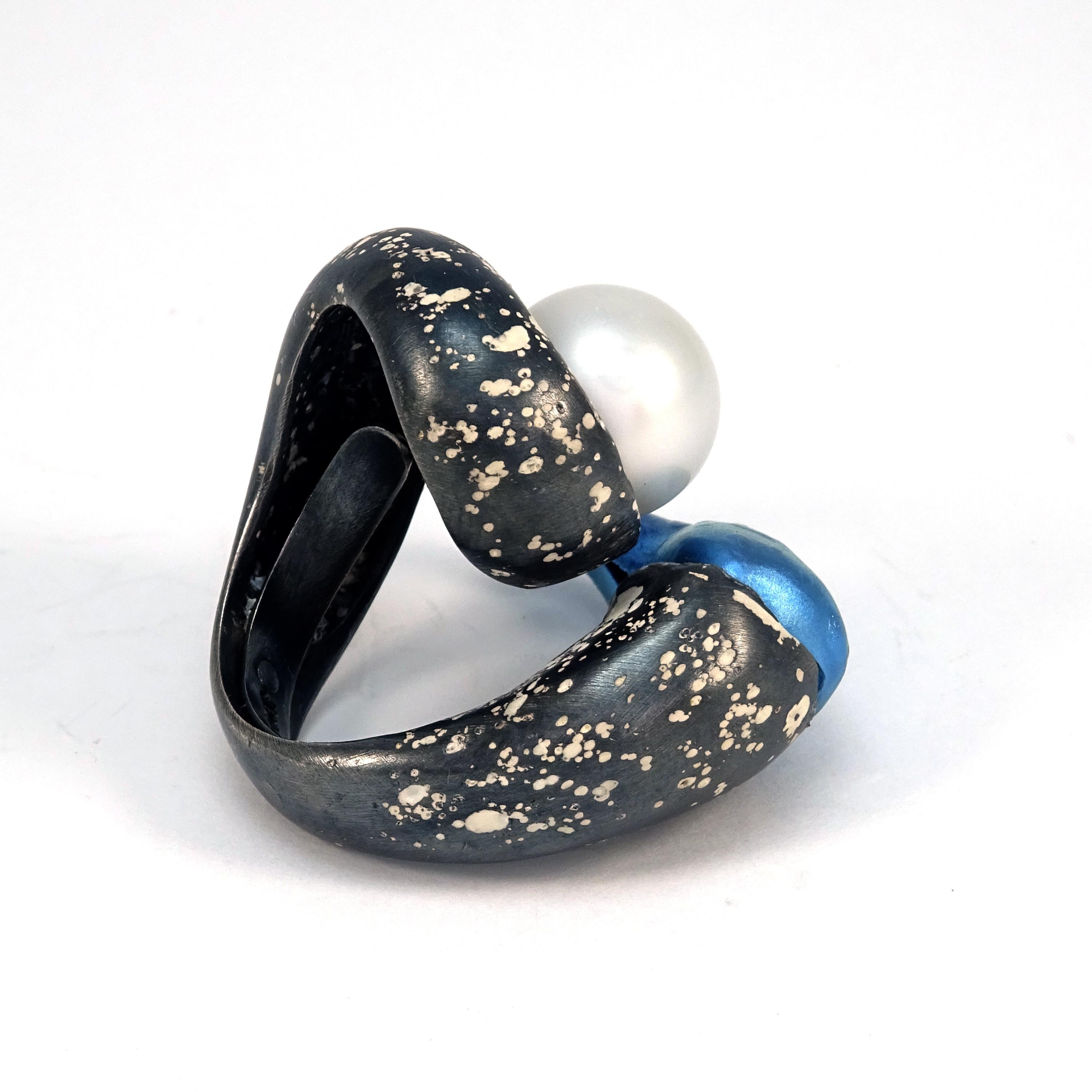 Jose Marin. Australian Pearl Titanium Sterling Silver Black Cocktail Ring  In New Condition For Sale In València, ES