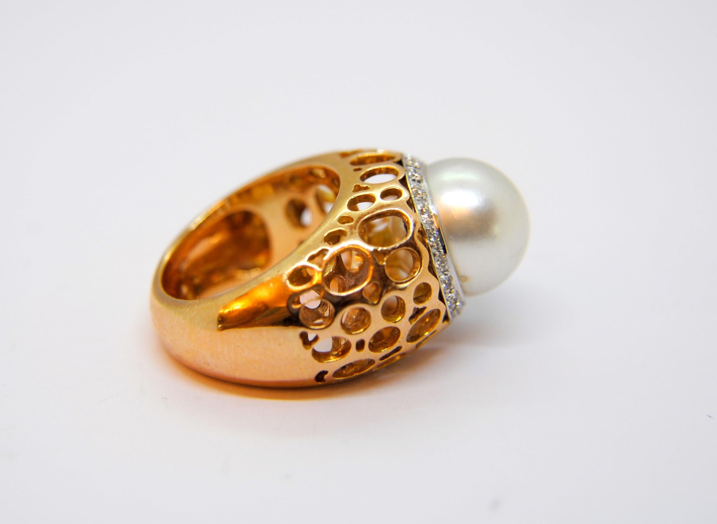 Australian Pearl with Diamonds and Arabesque Design in 18 Karat Pink Gold Ring For Sale 2