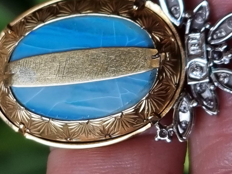 Pendentif orchidée en or 18 carats avec émeraude taille poire de 6,50