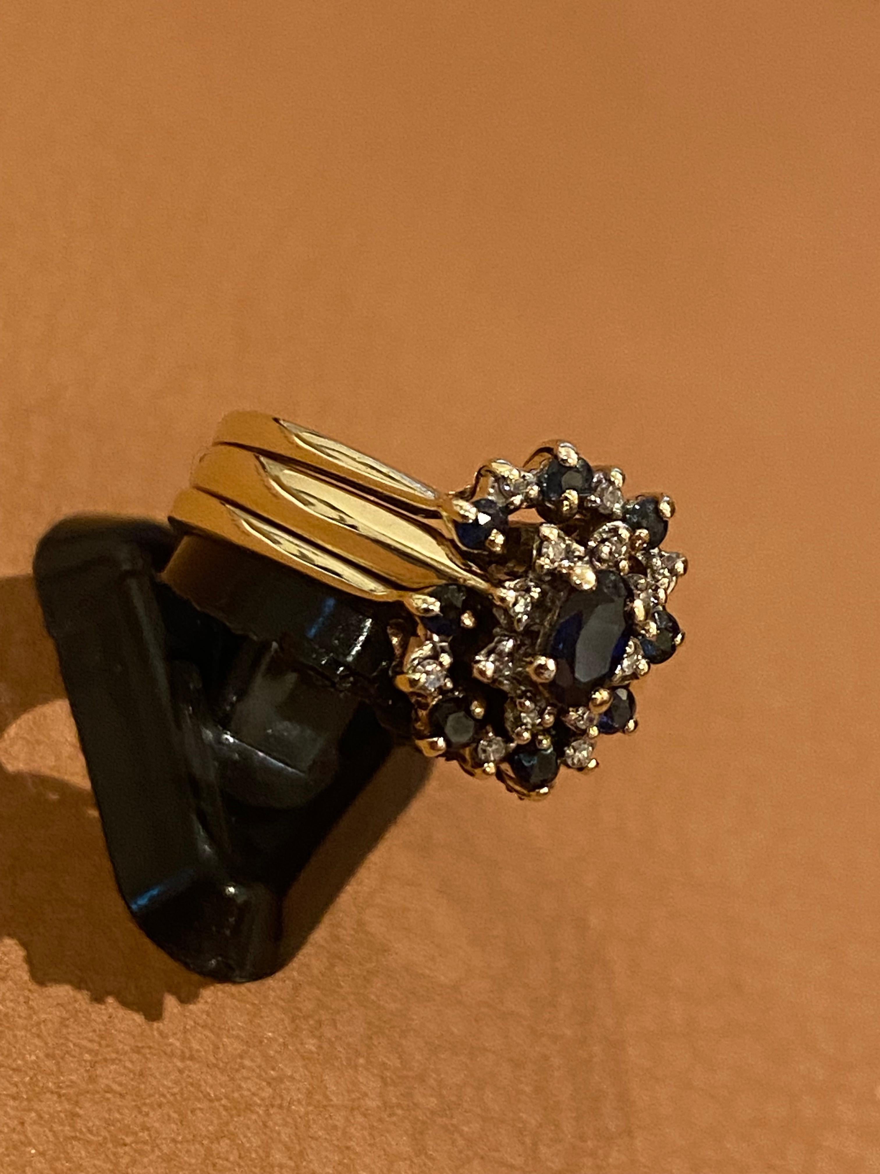 Bague rétro en forme de fleur en or jaune 9K avec saphir australien et diamant en grappe en vente 3