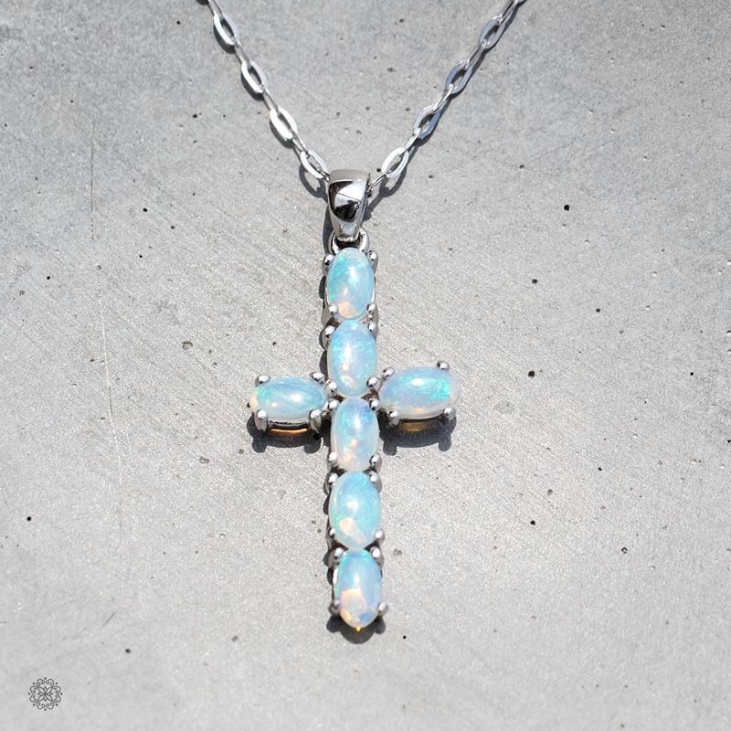 Collana con ciondolo a croce in opale solido australiano 925 in argento massiccio.


Spedizione nazionale gratuita USPS di prima classe!  Garanzia limitata di un anno gratuita!  Borsa o scatola regalo in omaggio con ogni ordine!



L'opale, la