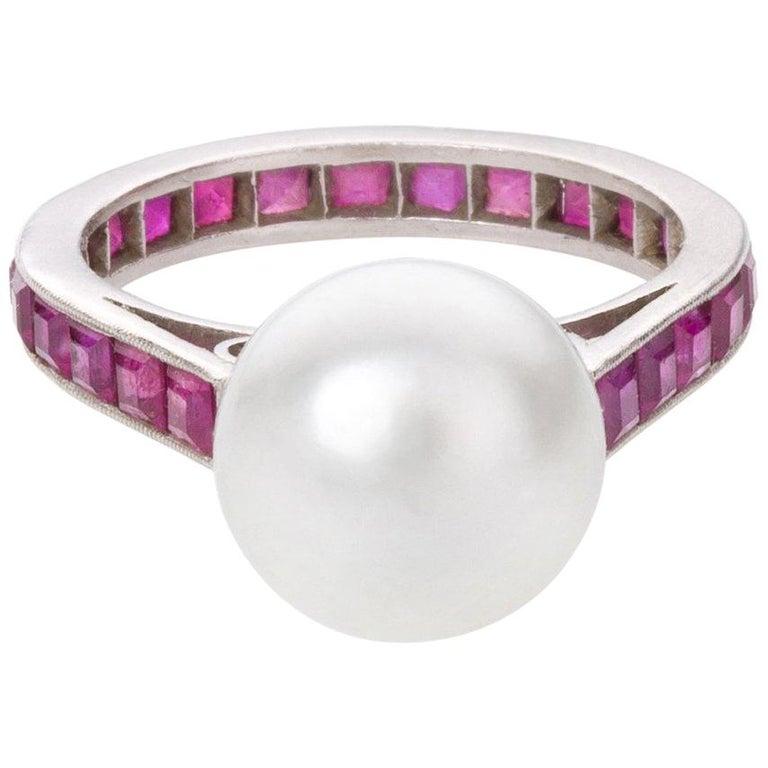 Australian South Sea Pearl and Ruby Platinum Never Ending Ring In Good Condition For Sale In QLD , AU