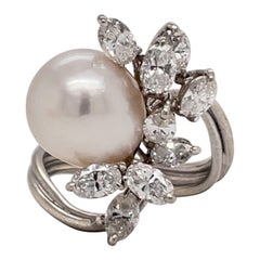 Anello cocktail con perle australiane dei mari del sud e diamanti a grappolo 2 carati in oro bianco 14K