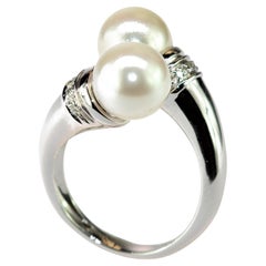 Japanese Natural Pearl Diamond 18 Karat White Gold Spiral Bypass Crafted Ring