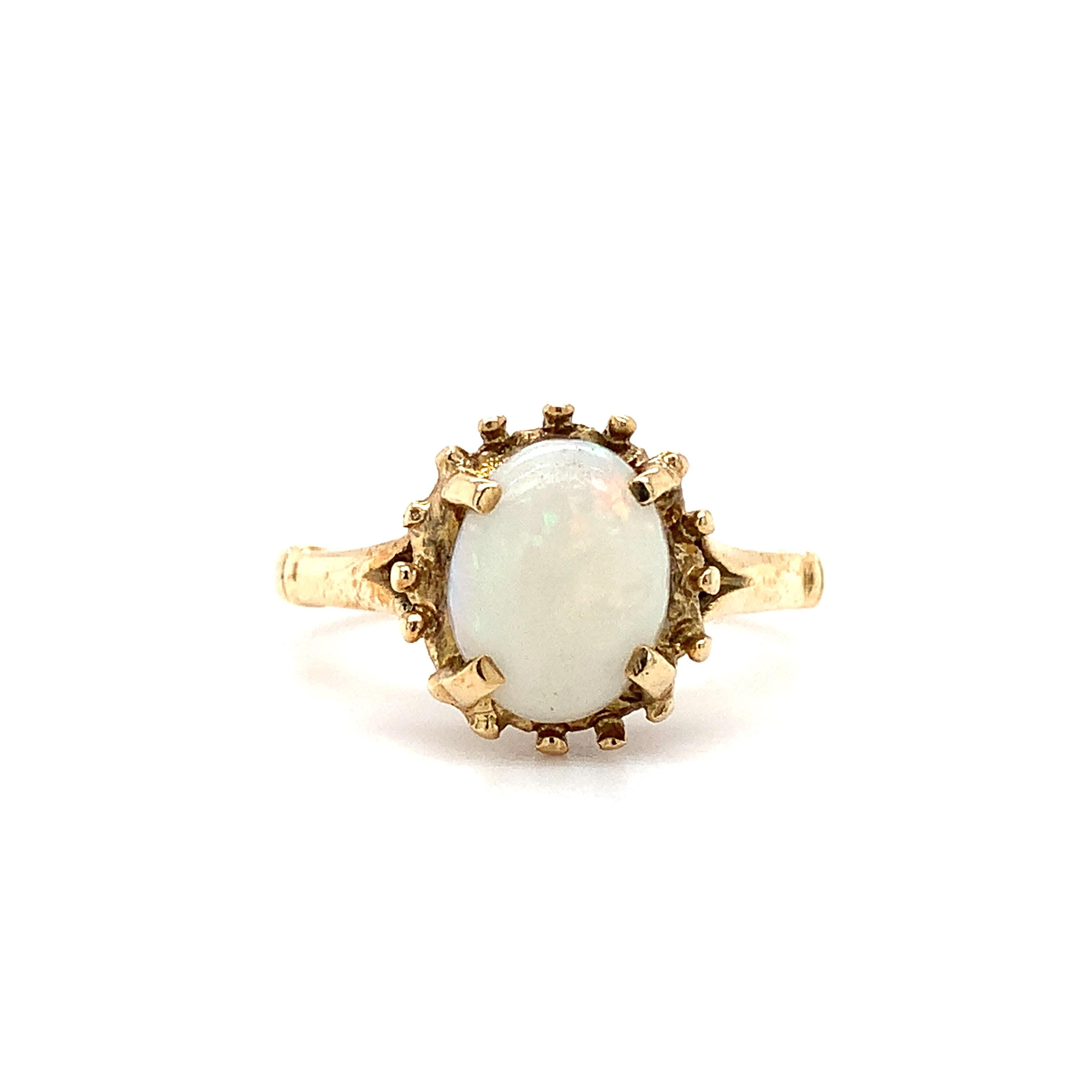 Australian white opal antique engagement ring 18k yellow gold For Sale 2