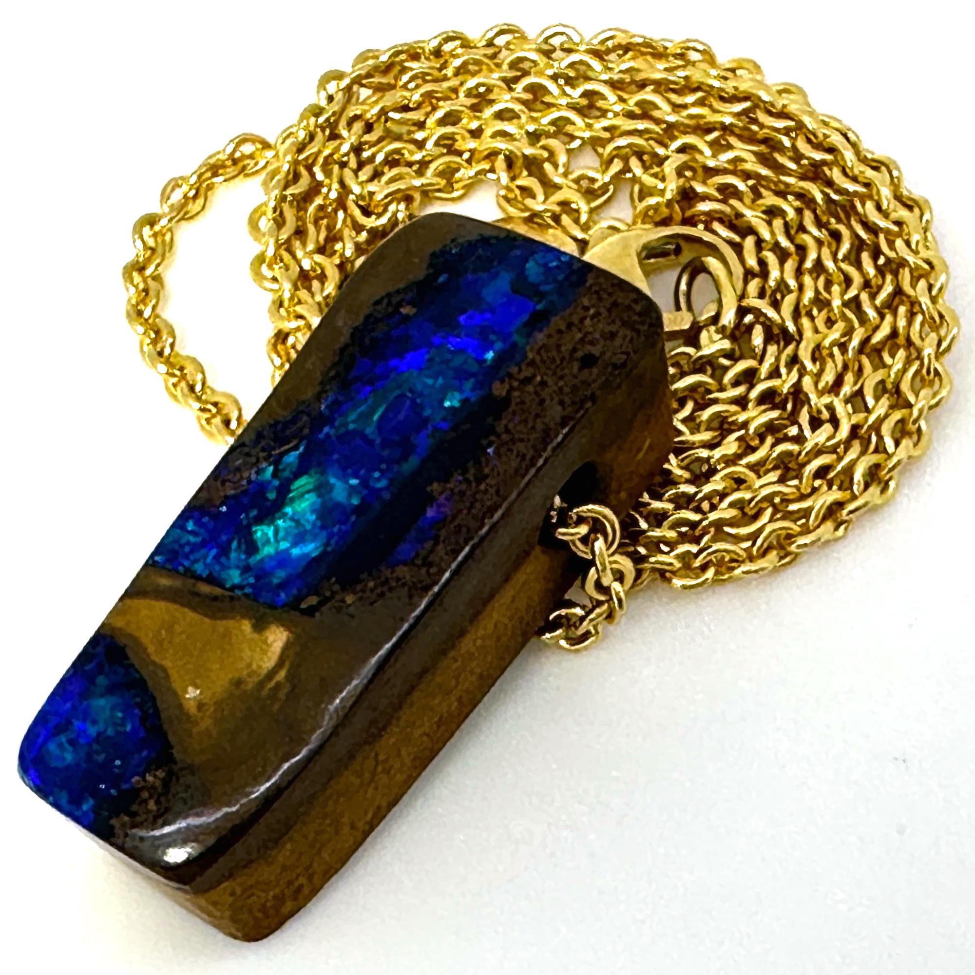 Australischer „Wood Replacement“ Boulder-Opal-Anhänger an Kabelkette aus 18 Karat Gold (Zeitgenössisch)