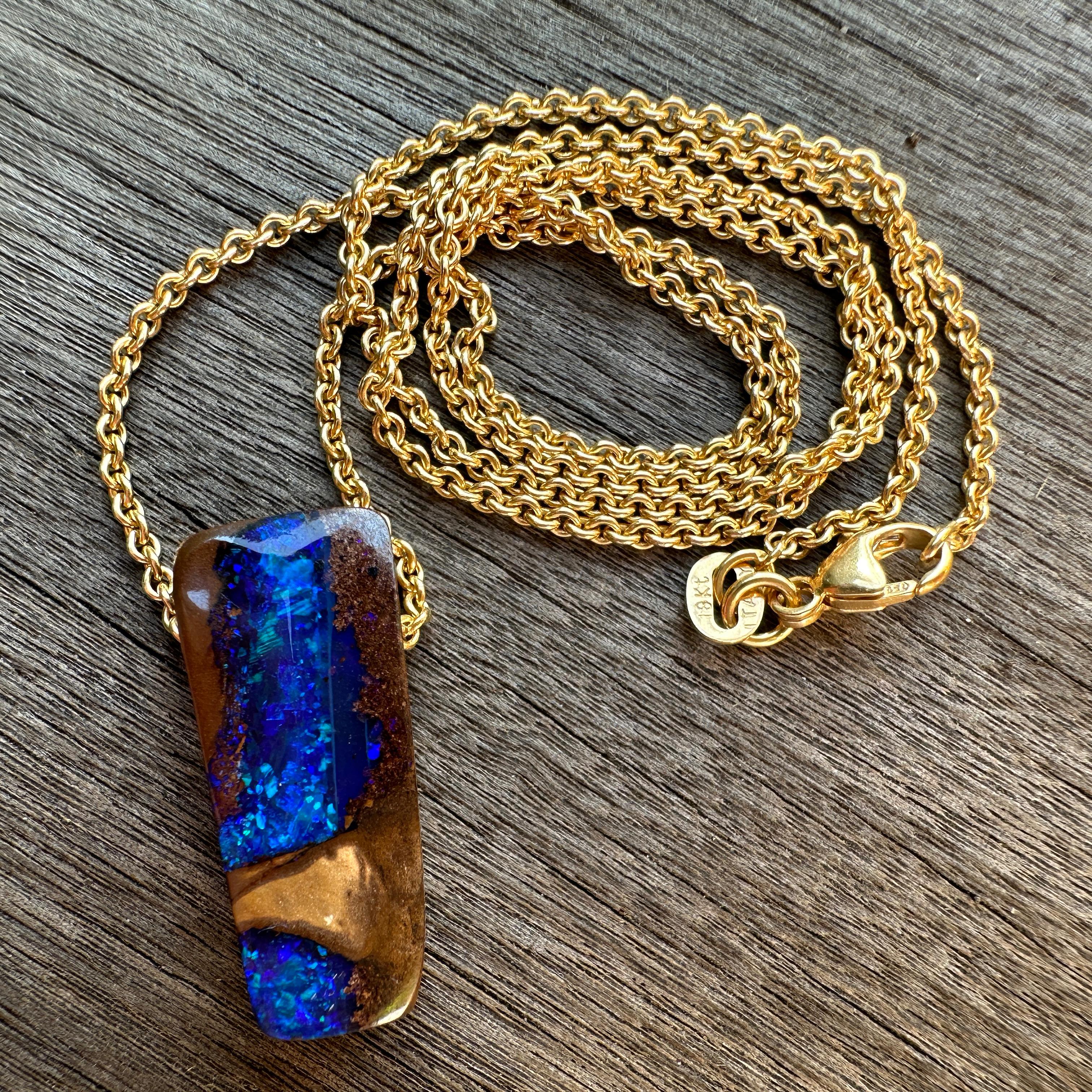 Australischer „Wood Replacement“ Boulder-Opal-Anhänger an Kabelkette aus 18 Karat Gold im Zustand „Neu“ in Sherman Oaks, CA