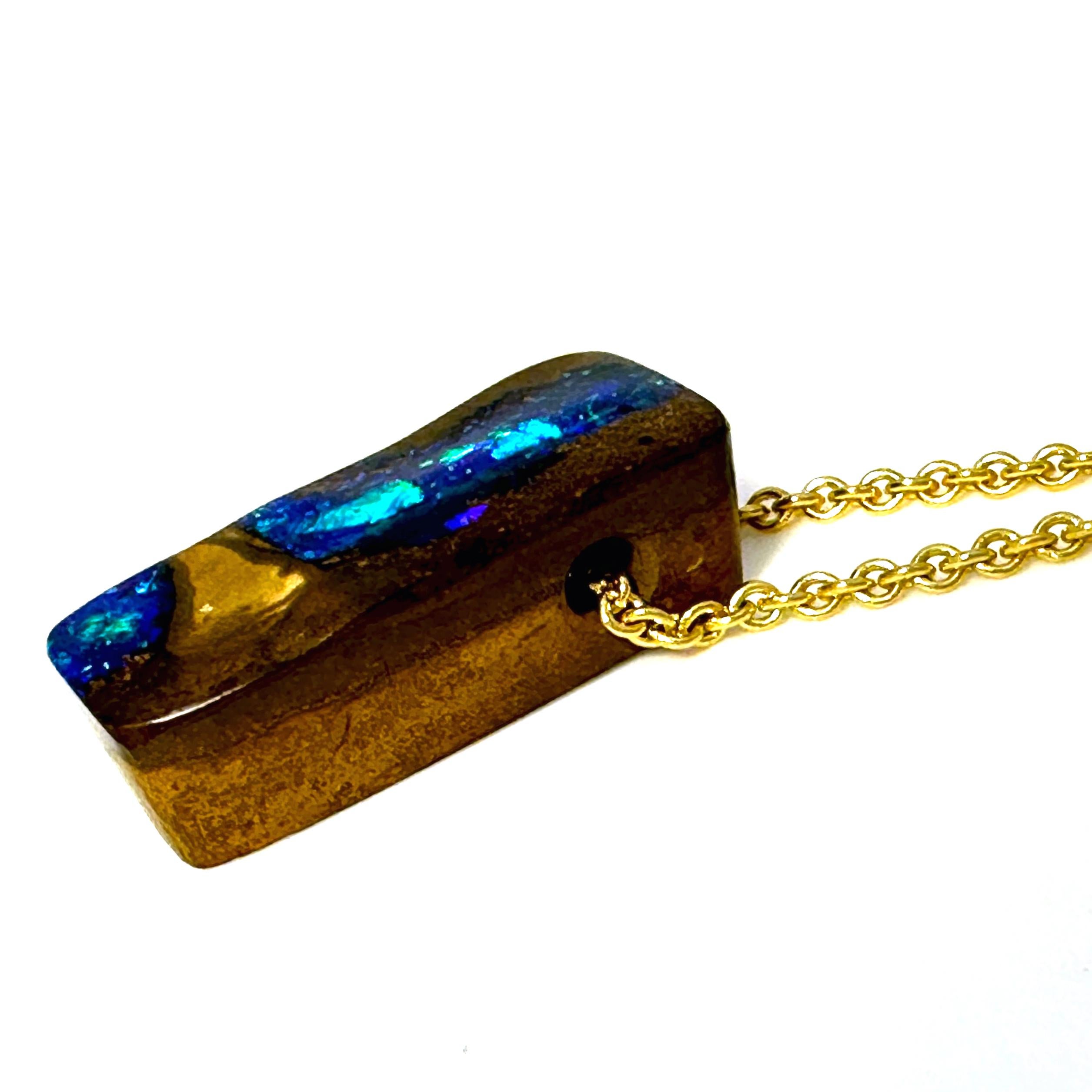 Australischer „Wood Replacement“ Boulder-Opal-Anhänger an Kabelkette aus 18 Karat Gold für Damen oder Herren