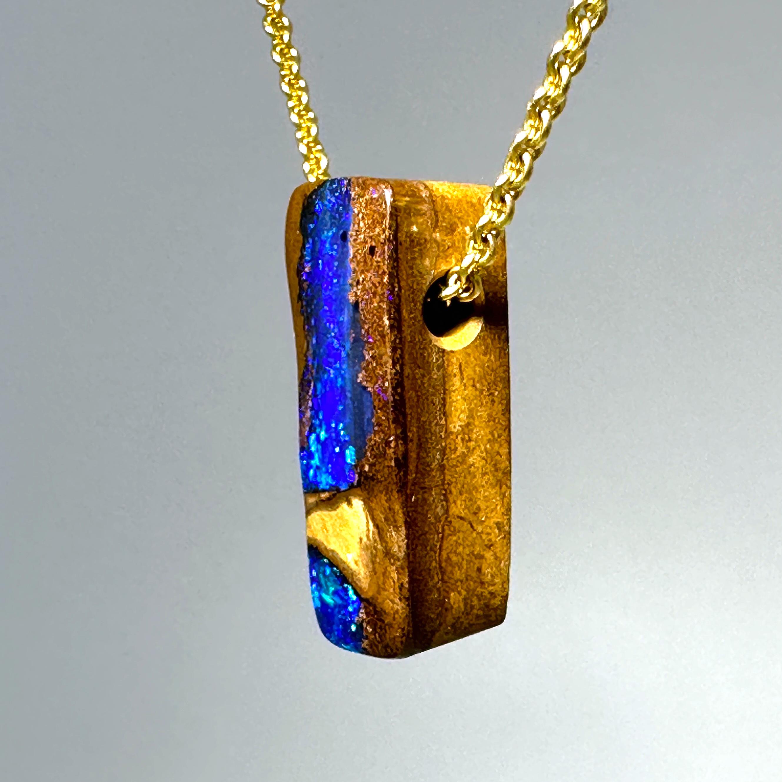Australischer „Wood Replacement“ Boulder-Opal-Anhänger an Kabelkette aus 18 Karat Gold 1