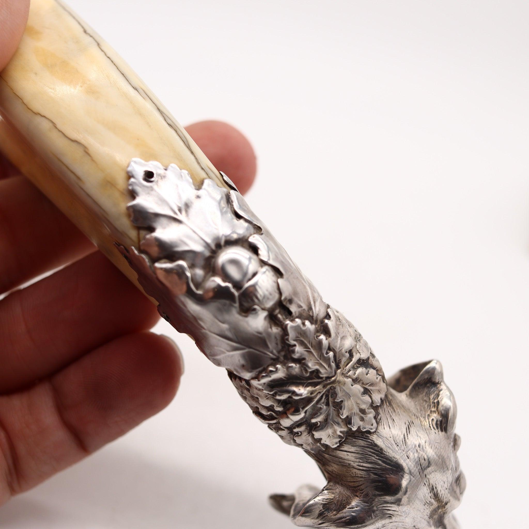 AUSTRIA 1900 Cortapuros antiguo Perro de caza esculpido en plata de ley 900 en Excelente estado para la venta en Miami, FL