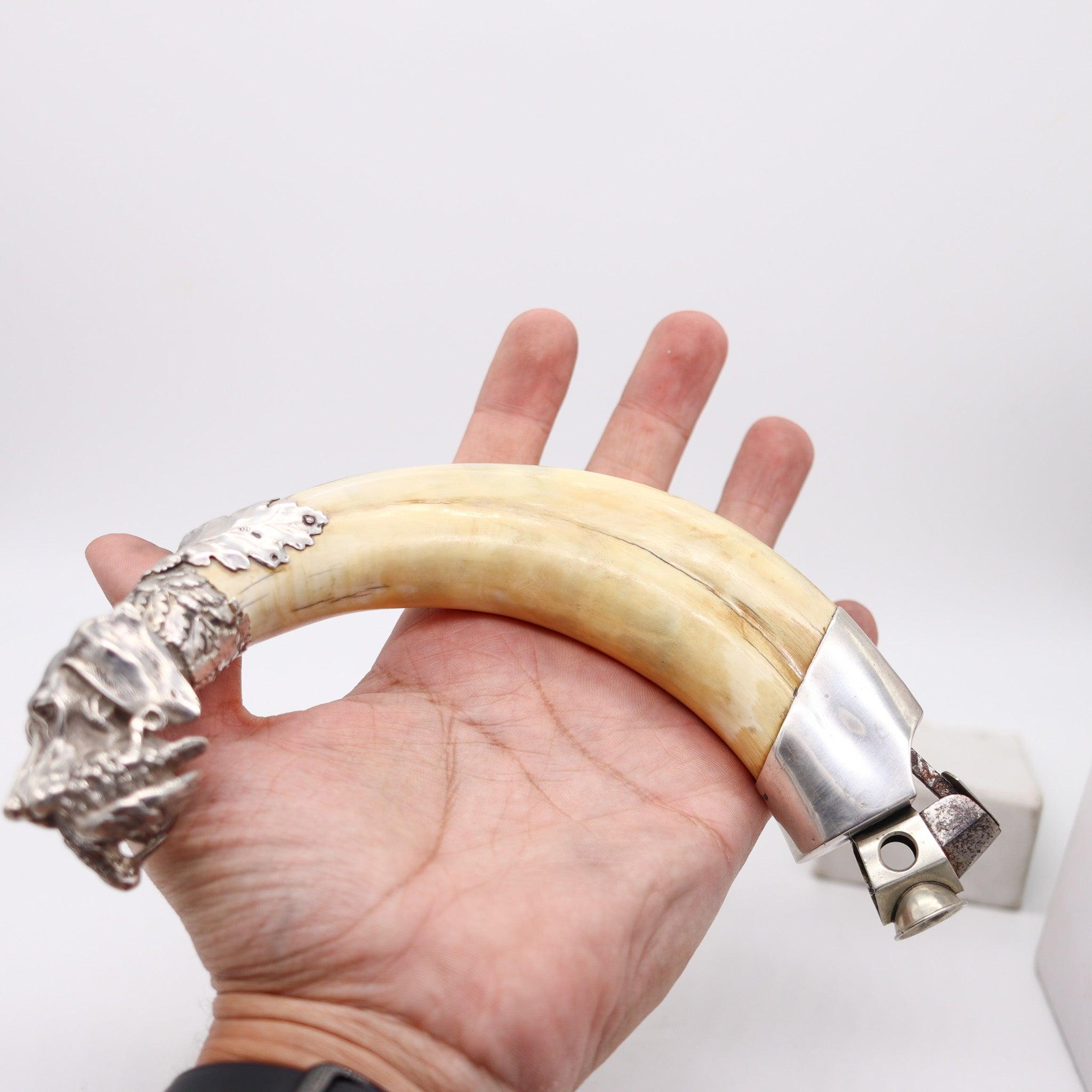 AUSTRIA 1900 Cortapuros antiguo Perro de caza esculpido en plata de ley 900 Silver en venta