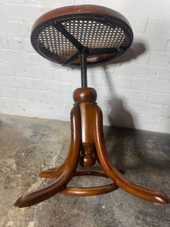 Austria / 1900 / piano stool / Thonet / bentwood, rattan / cane