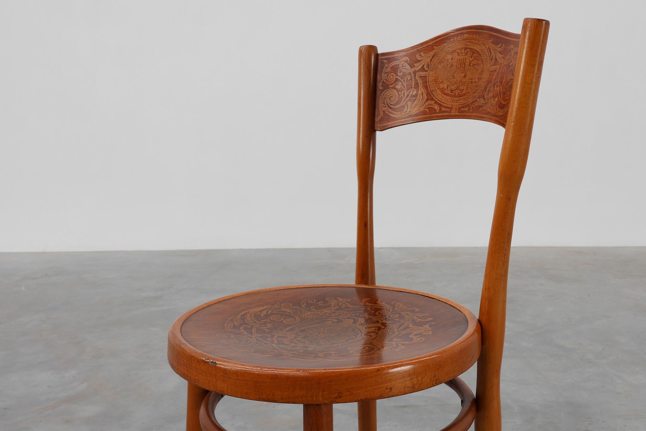 Austria / 1910 / silla auxiliar / Jacob and Josef Kohn / madera, madera curvada / Art Decó / Art Nouveau 

Silla antigua de madera curvada de Jacob and Josef Kohn, Austria, de finales del siglo XIX o principios del XIX. La intemporal silla de café