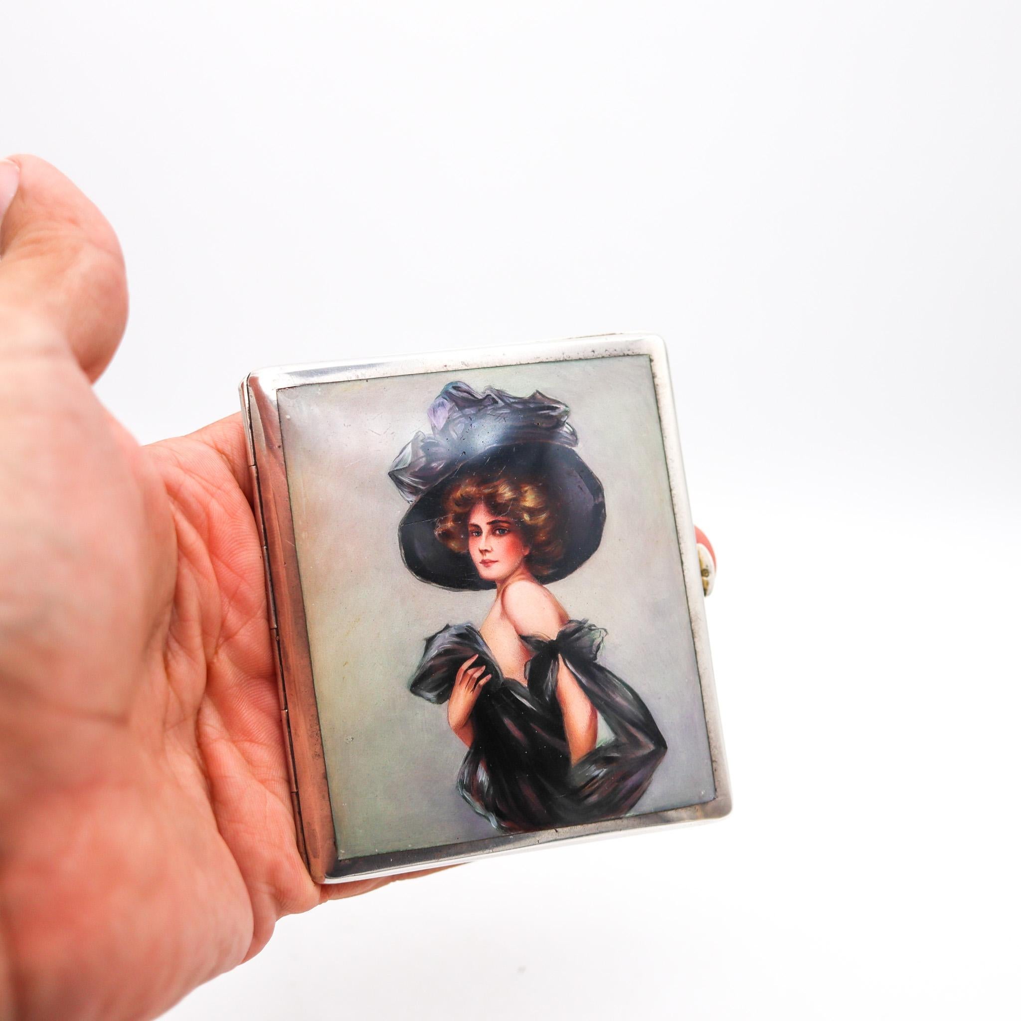 Étui à cigarettes Art déco en argent .900 avec femme habillée émaillée, Autriche, 1918 2