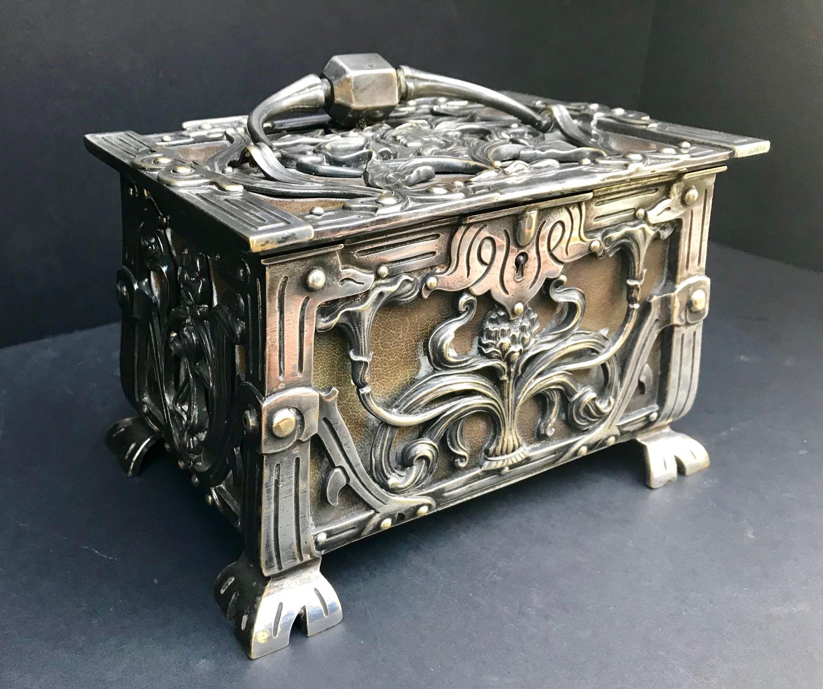 Austria/France Art Nouveau Silvered Heavy Bronze Jewelry Box Casket, circa 1900 7
