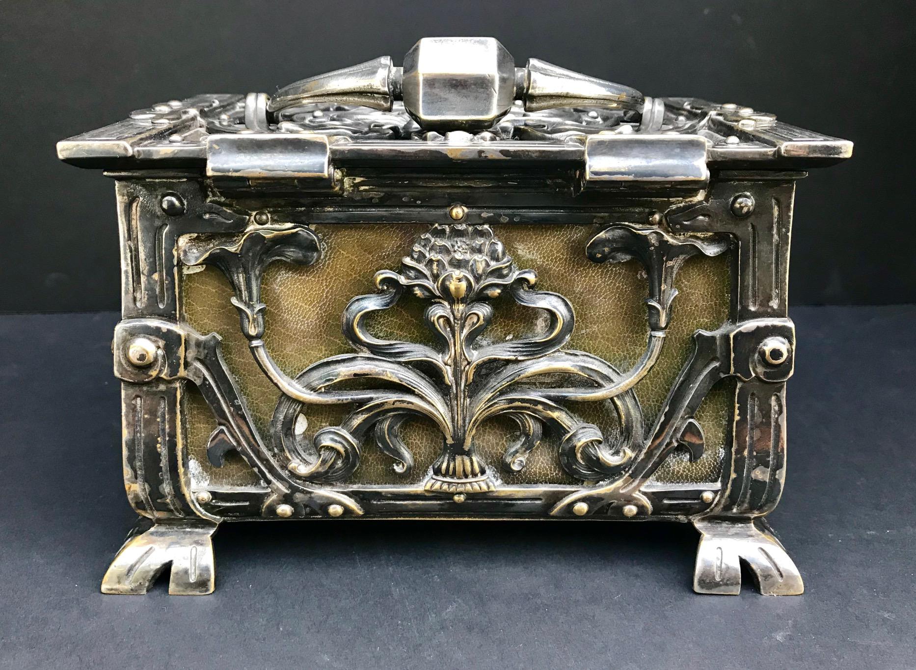 Austria/France Art Nouveau Silvered Heavy Bronze Jewelry Box Casket, circa 1900 8