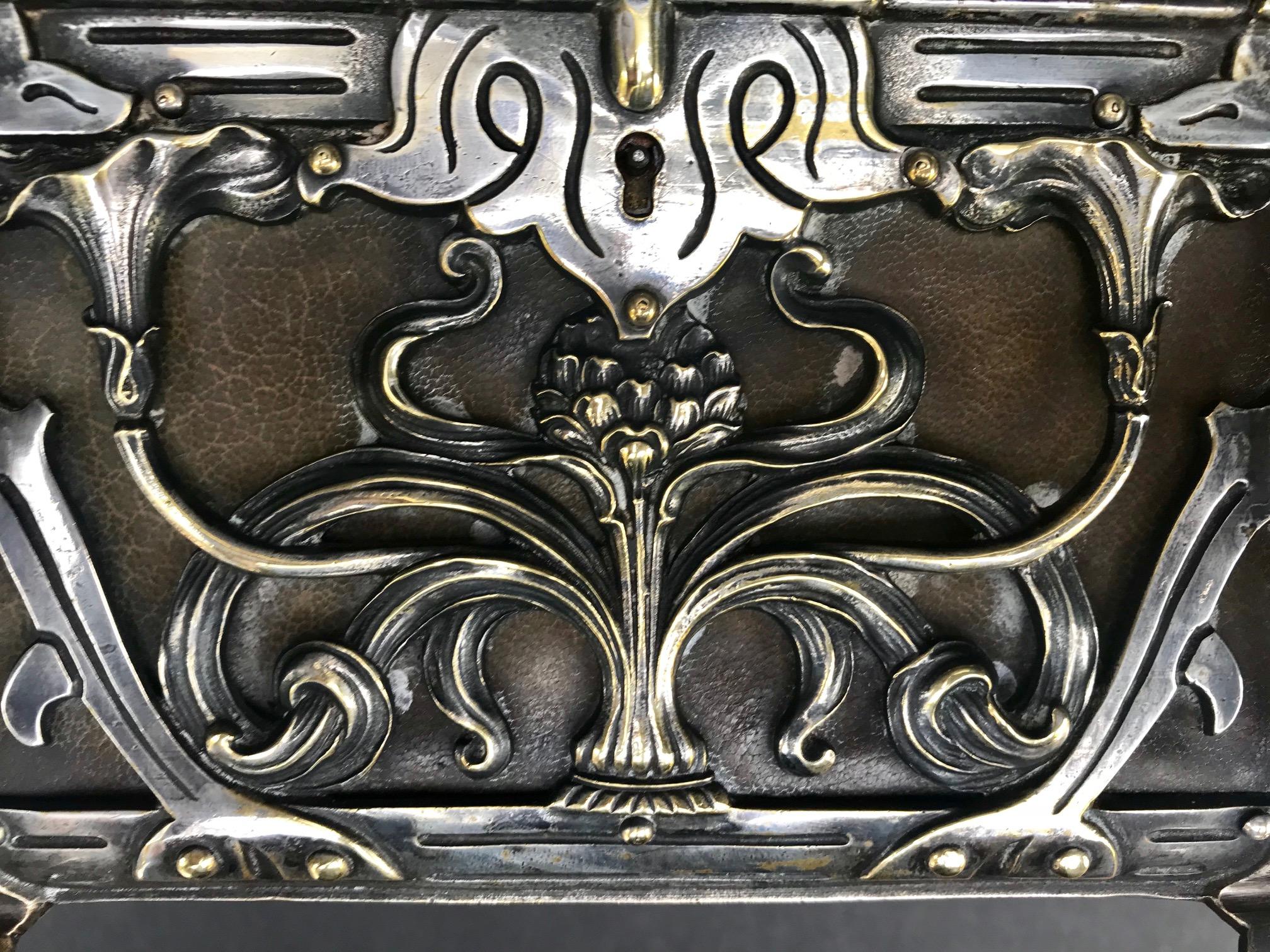 Austria/France Art Nouveau Silvered Heavy Bronze Jewelry Box Casket, circa 1900 In Excellent Condition In Vero Beach, FL
