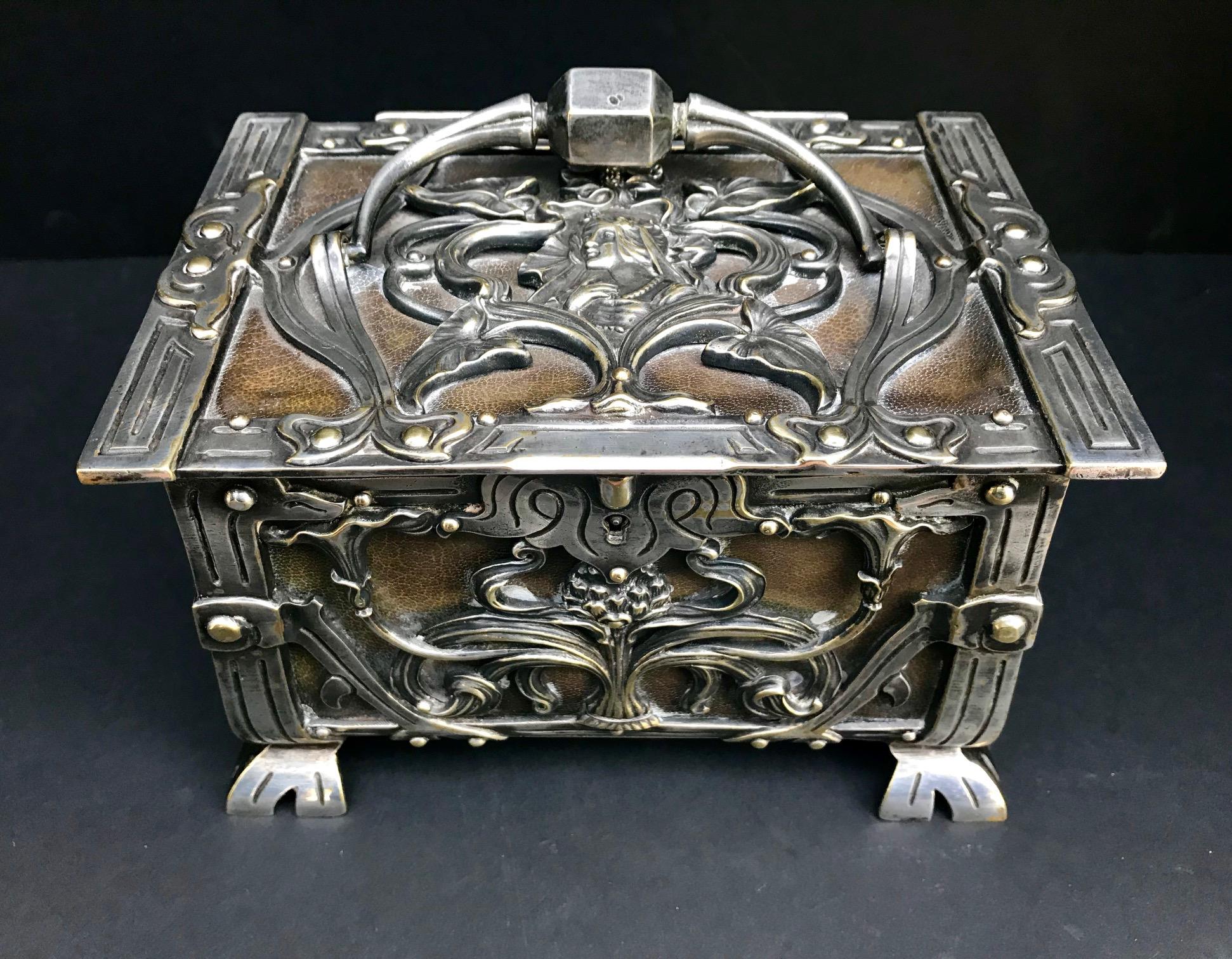 Austria/France Art Nouveau Silvered Heavy Bronze Jewelry Box Casket, circa 1900 2