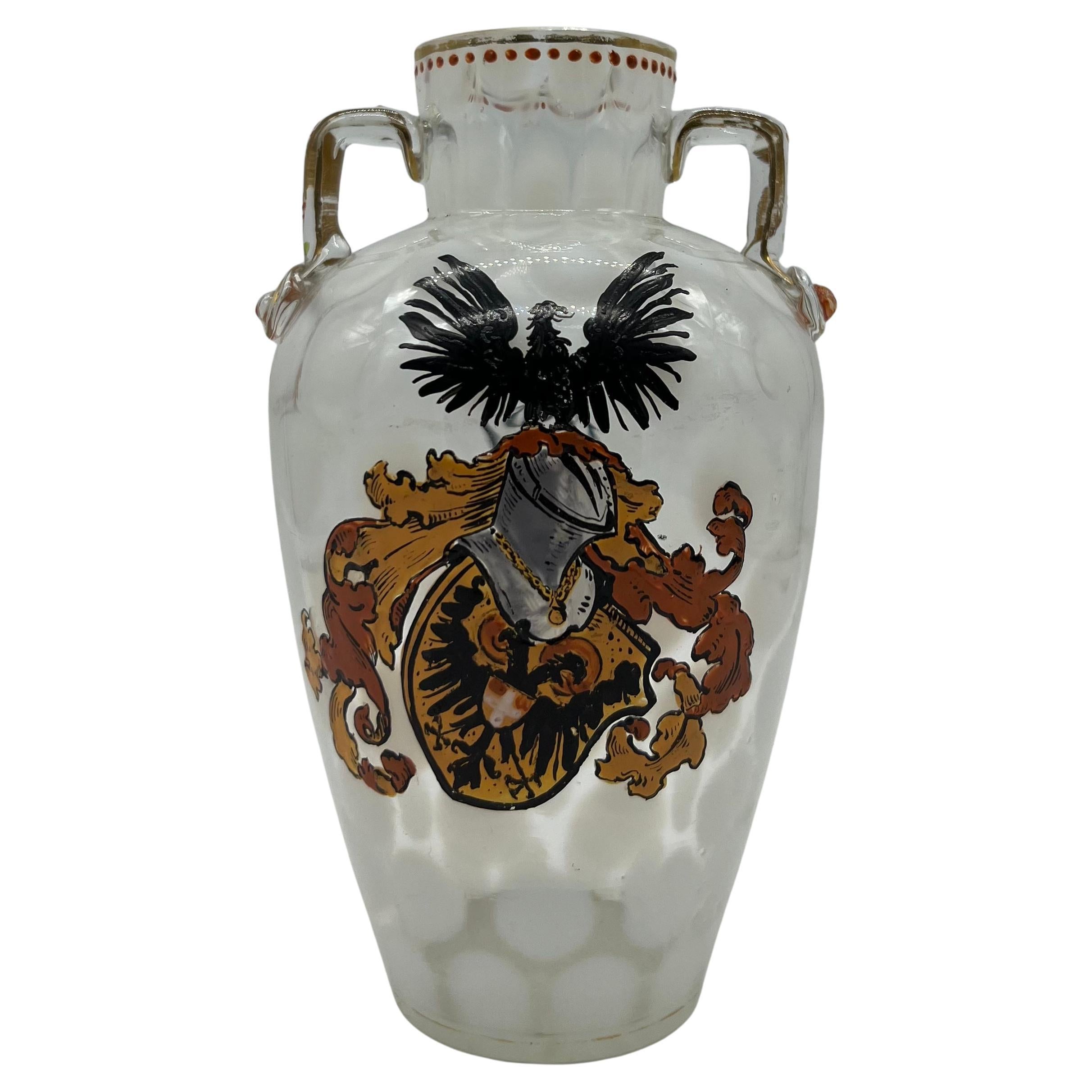 Vaso in vetro austriaco con stemma viennese del 1890 circa in vendita