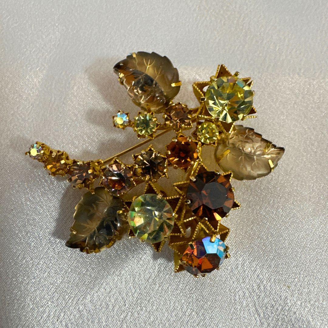 Austria Signed Multi-Color Glass and Rhinestone Vintage Fashion Brooch In Excellent Condition For Sale In Jacksonville, FL