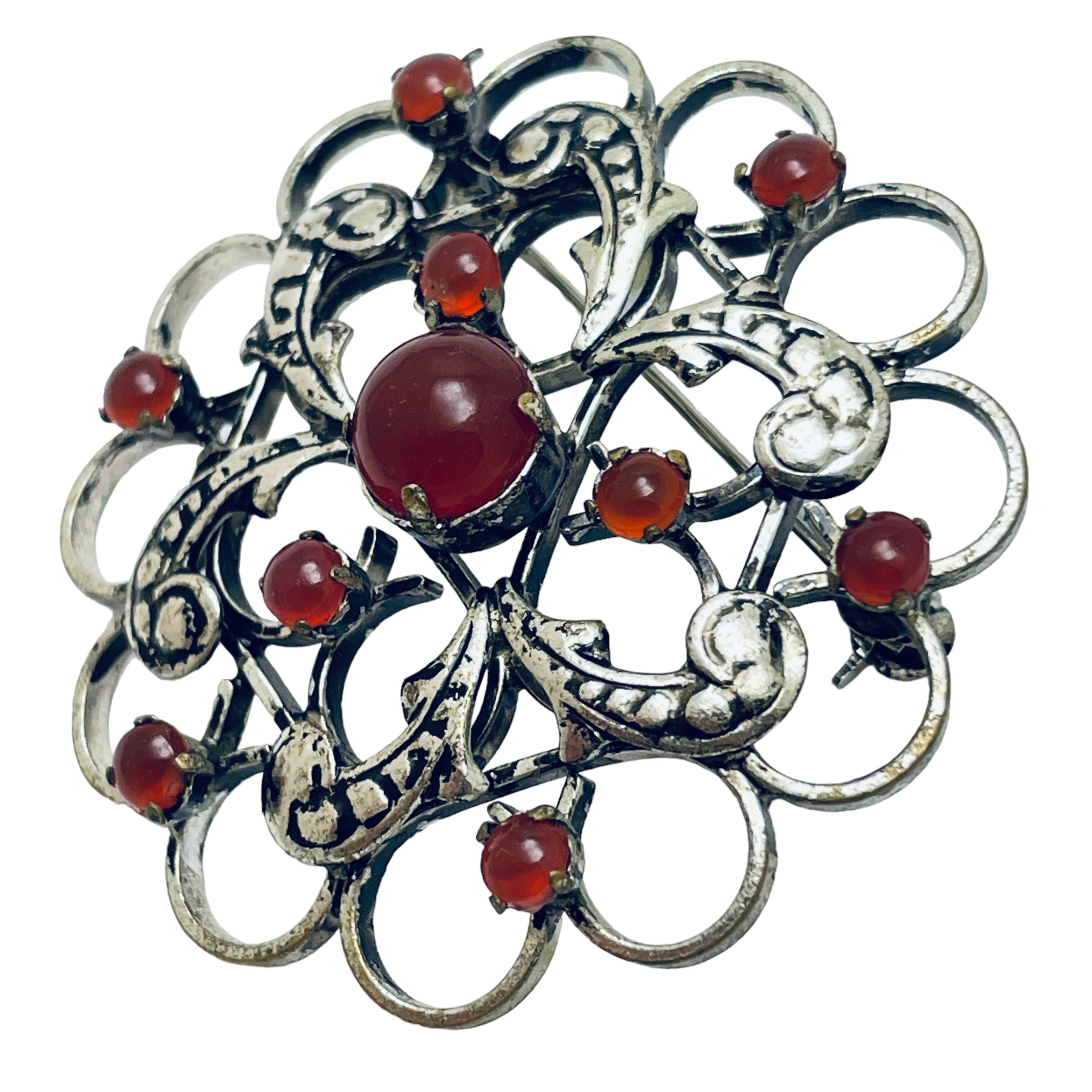 DETAILS

• signed AUSTRIA

• silver tone with faux stones

• vintage designer brooch

MEASUREMENTS  

• 

CONDITION

•  very good vintage condition with minimal signs of wear 

 Sku 44

❤️❤️  VINTAGE DESIGNER JEWELRY ❤️❤️

❤️❤️  ALEXANDER’S BOUTIQUE
