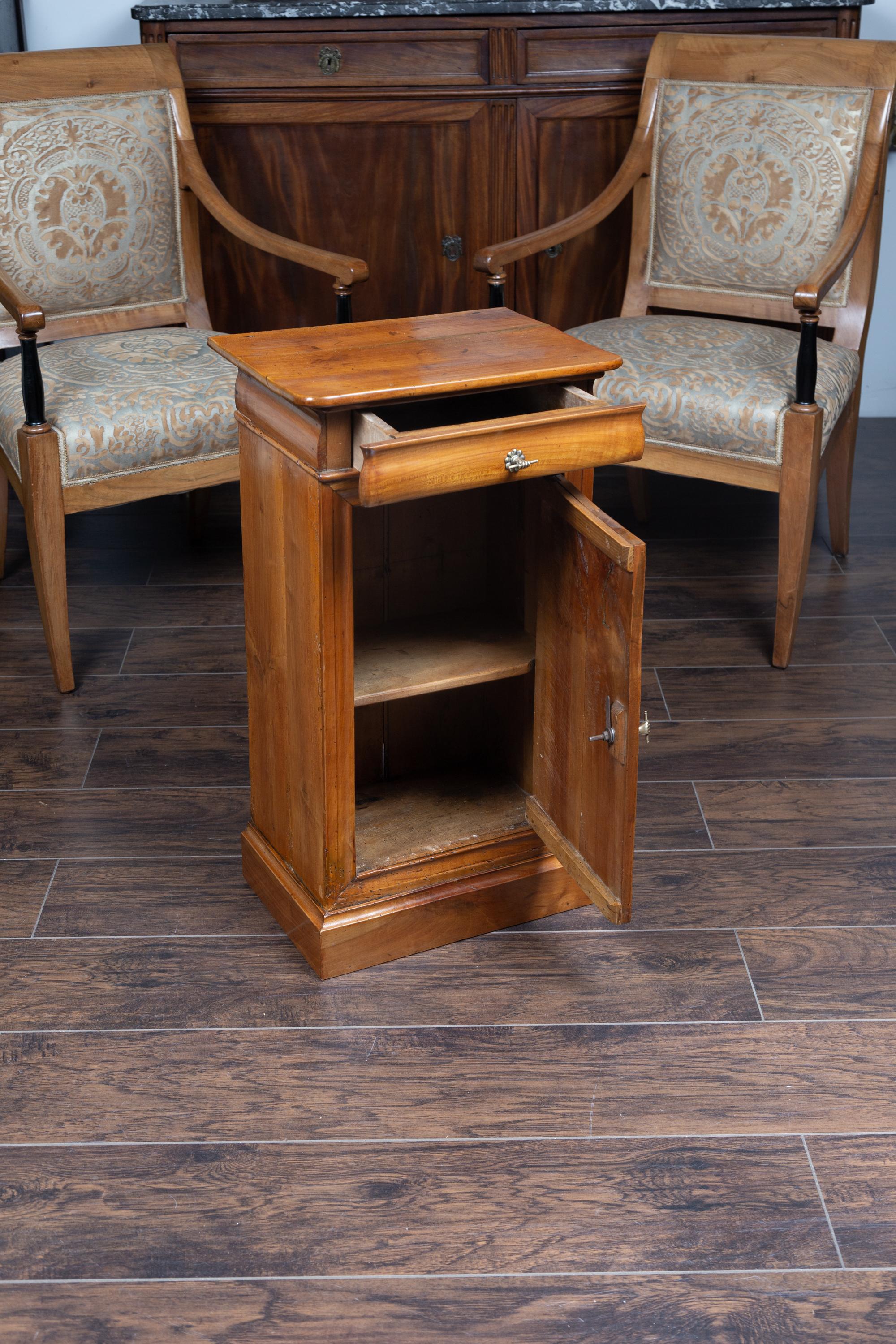 Austrian 1870s Biedermeier Style Walnut Bedside Cabinet with Door and Drawer 4