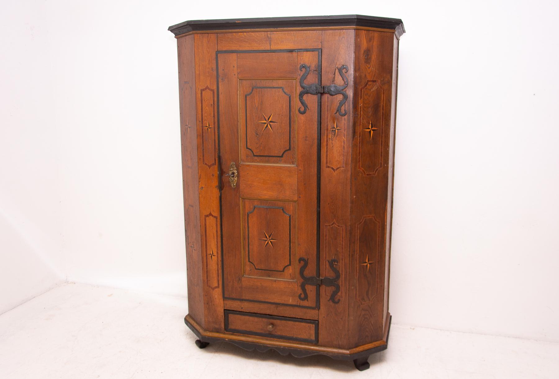 Original Baroque wardrobe from the mid-18th century. It was made in the former Austro-Hungarian Empire. All in original and very well preserved condition. The wardrobe features an original fittings, original Baroque lock . It is made of oak solid
