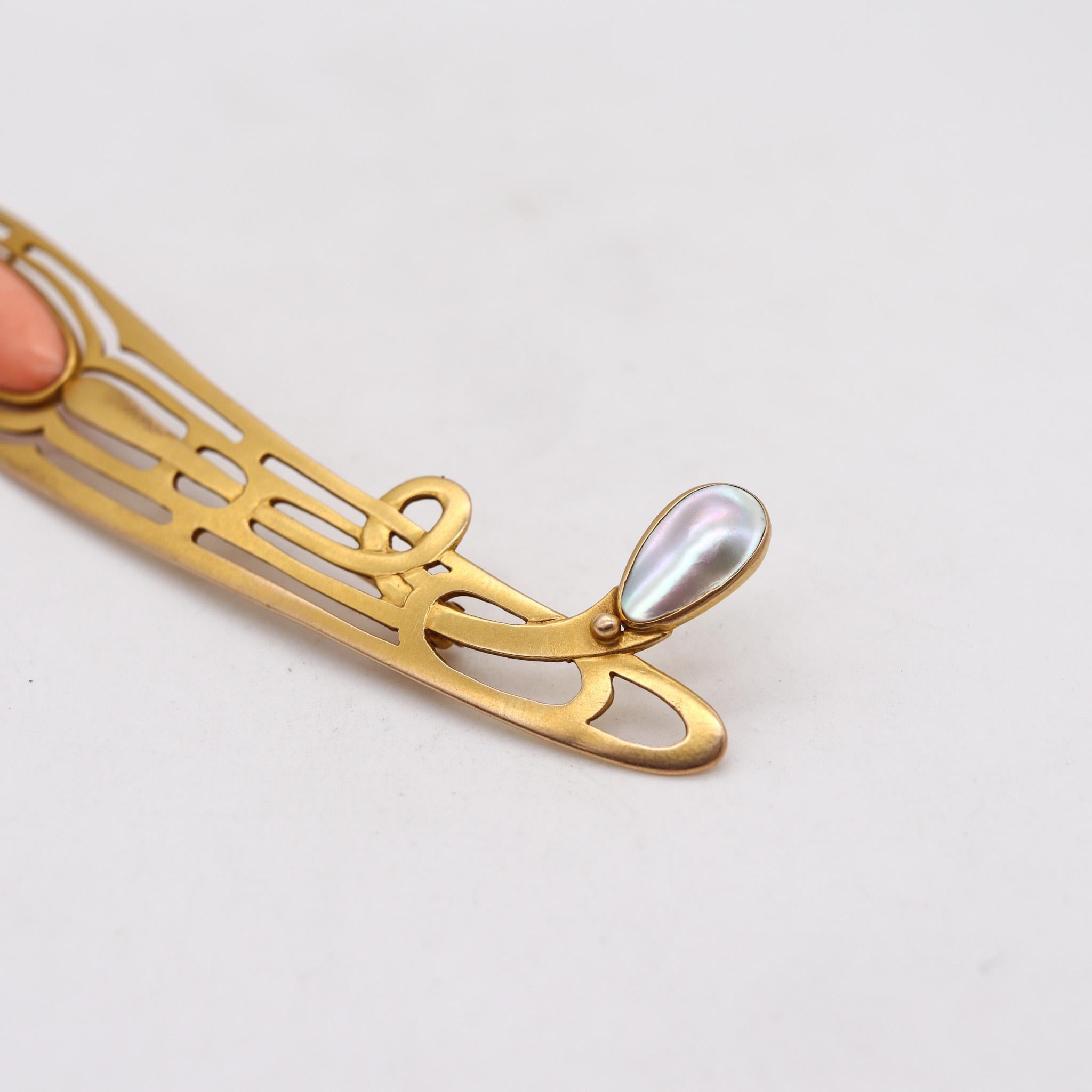 Jugendstil brooch made in Austria.

An exceptional piece of Jugendstil art, created in Austria or Germany back in the 1900. Crafted during the Art Nouveau period, with curvilinear organic patterns in solid yellow gold of 14 karats and fitted with a