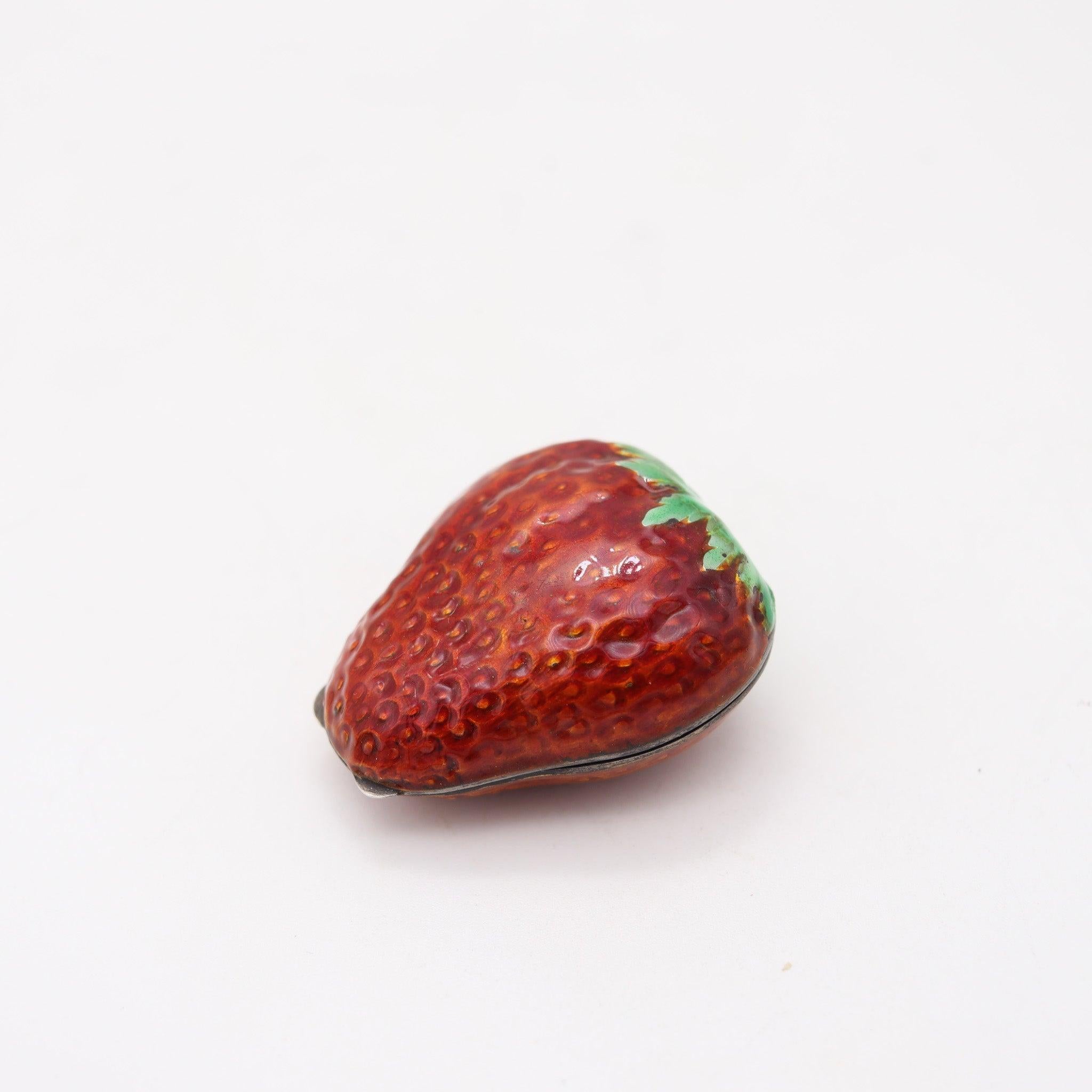 AUSTRIAN 1915 Strawberry Shaped Enameled Pill Box In .900 Sterling Silver In Excellent Condition For Sale In Miami, FL