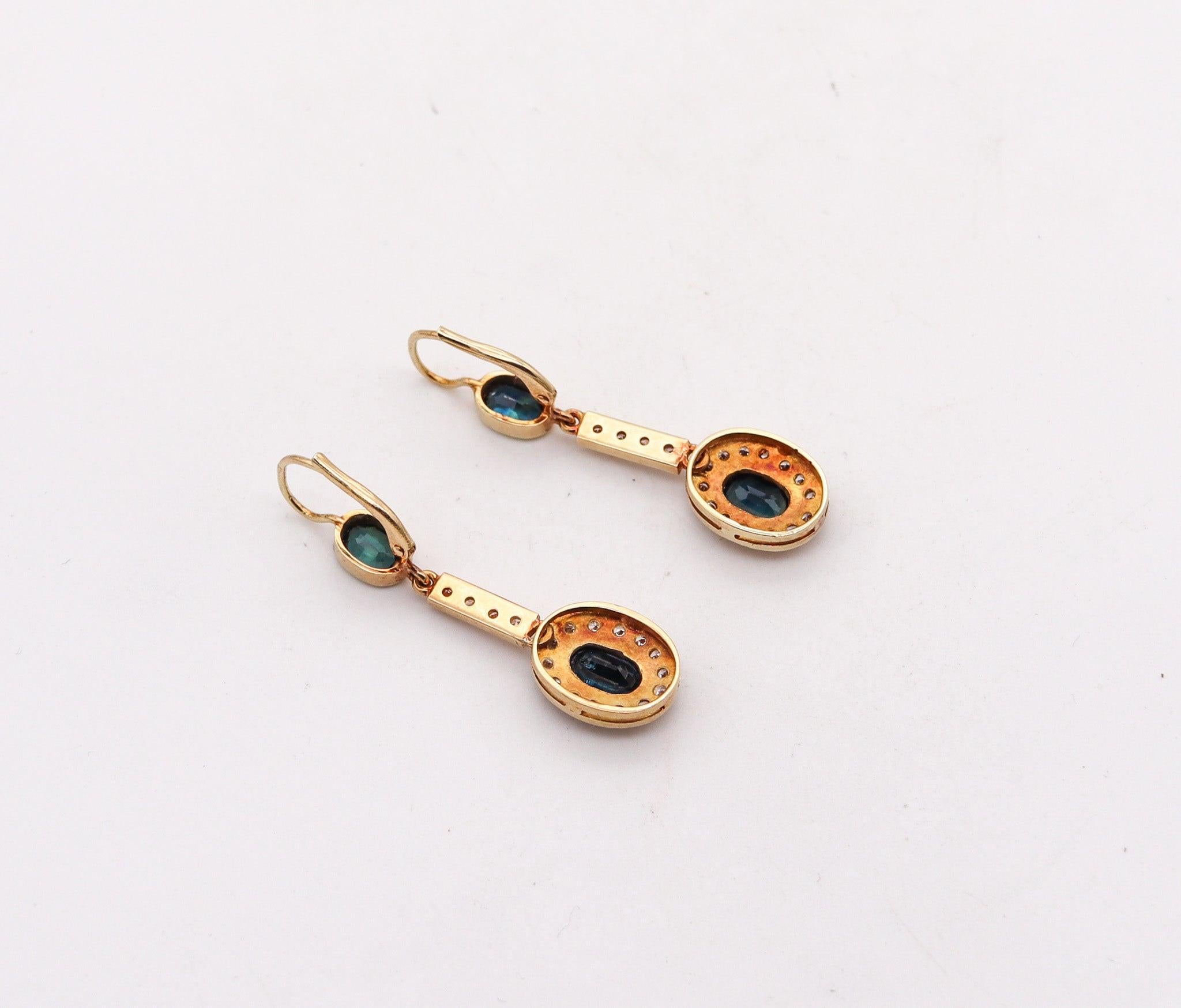 Orecchini Art Deco AUSTRIAN 1930 in oro 14Kt e 5,66 Ctw di diamanti e zaffiri in vendita 1