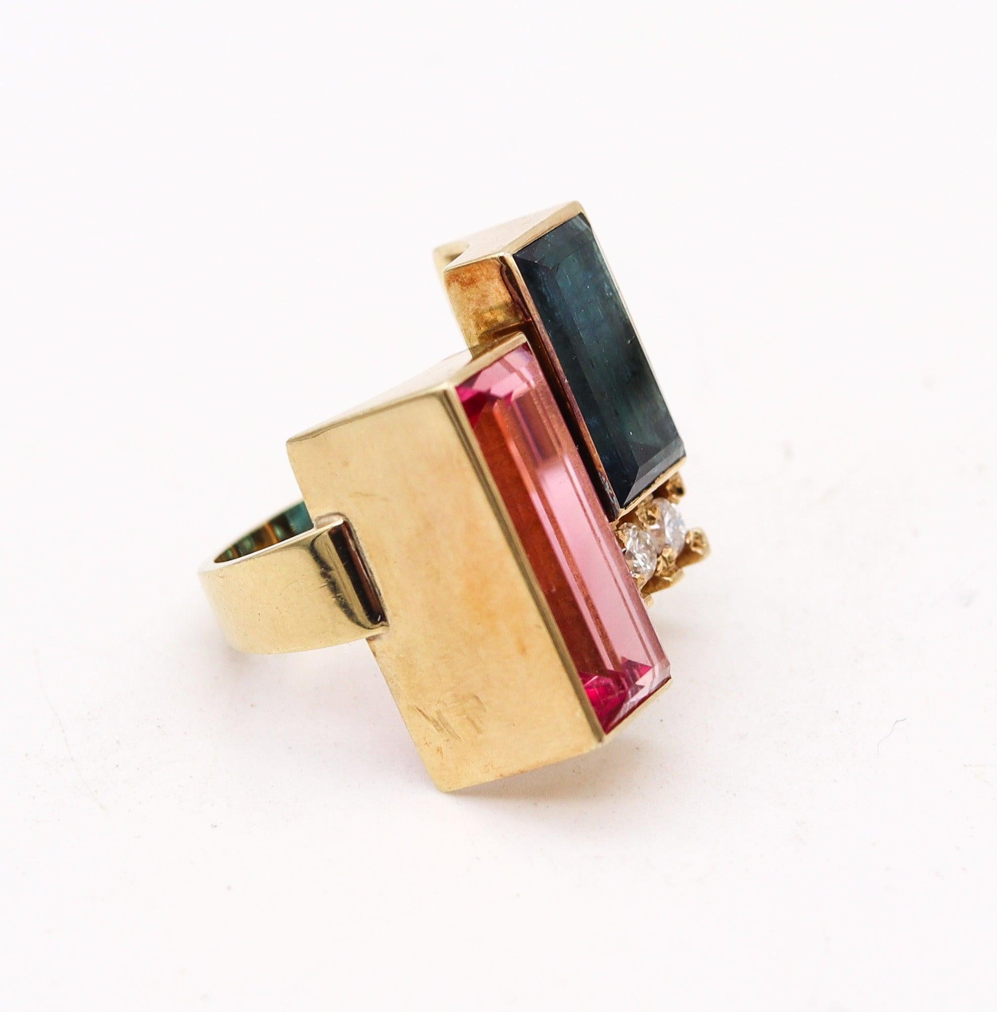 AUSTRIAN 1970 Modernist Geometric Ring In 14Kt Gold With Pink & Blue Tourmalines In Excellent Condition For Sale In Miami, FL