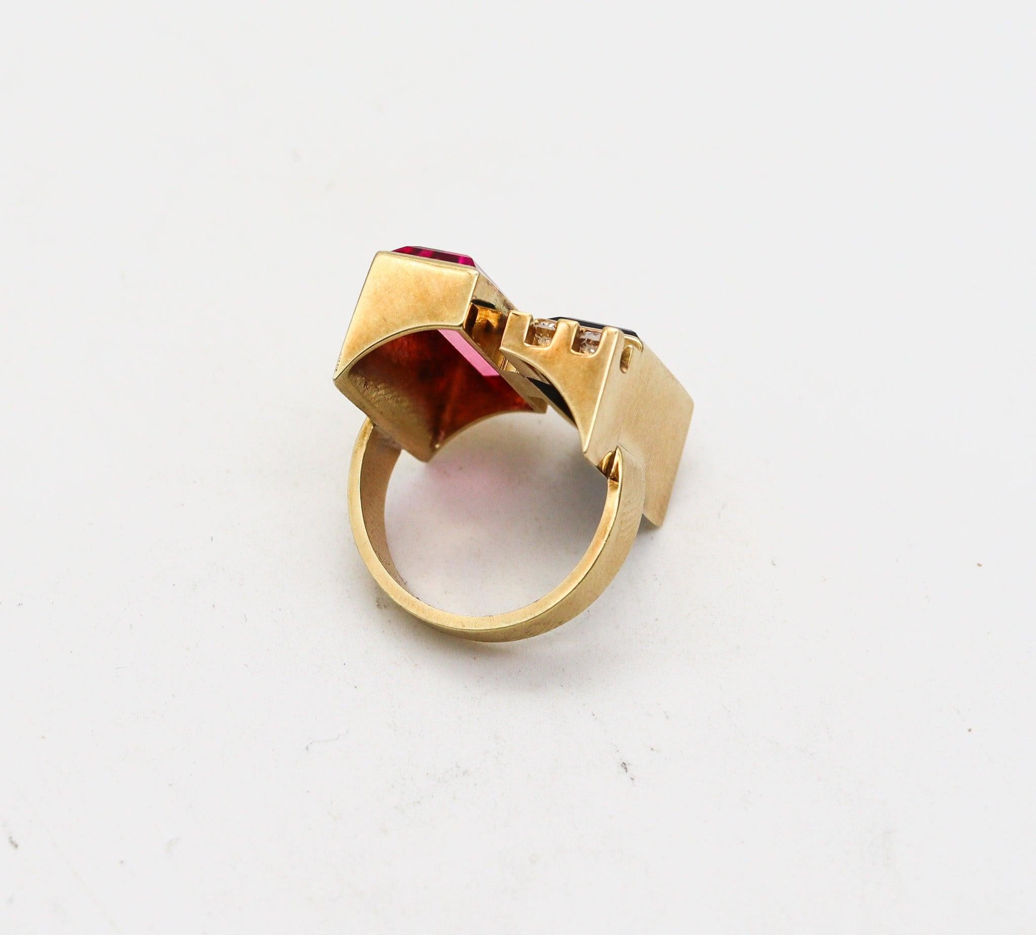 AUSTRIAN 1970 Modernist Geometric Ring In 14Kt Gold With Pink & Blue Tourmalines For Sale 1
