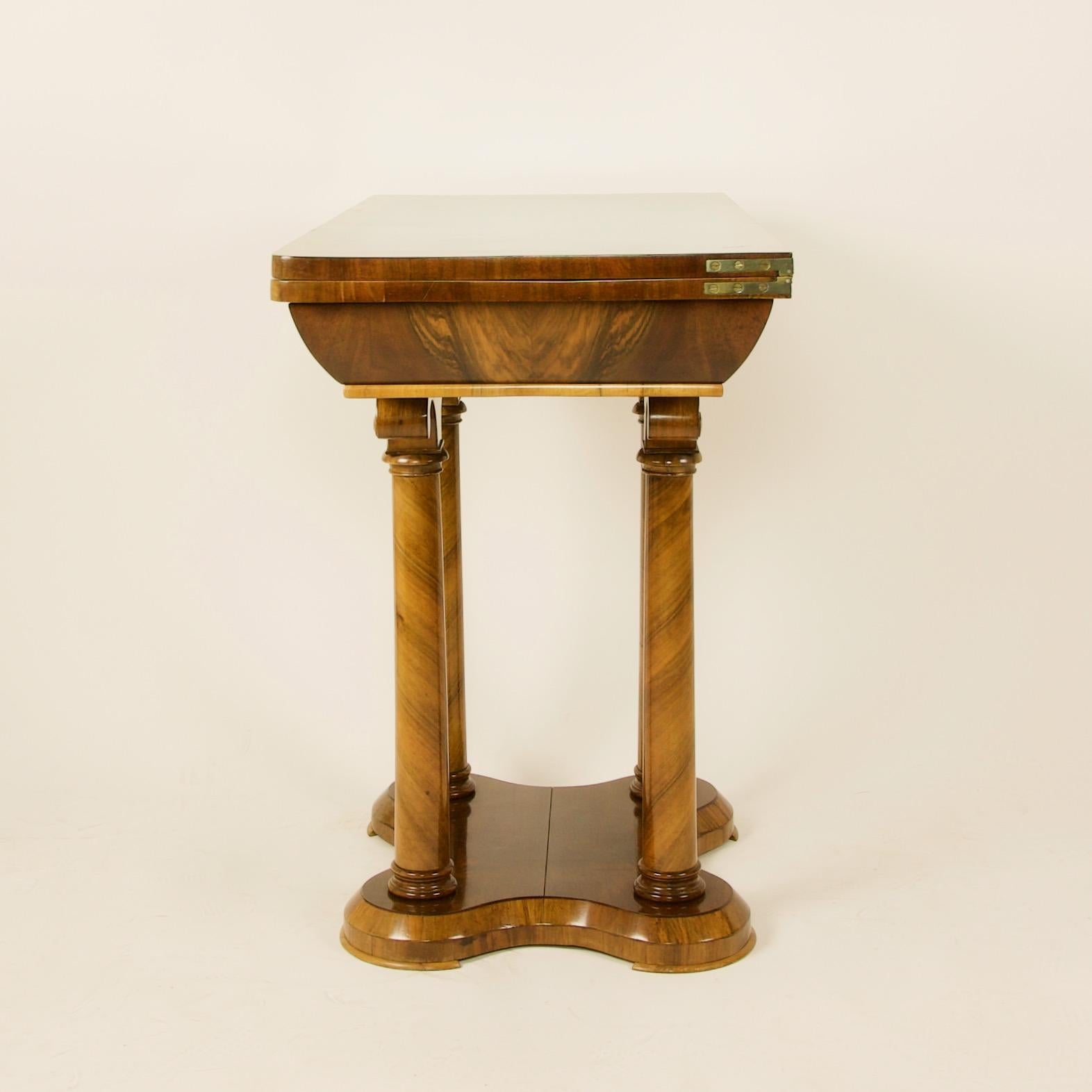 Mid-19th Century Austrian 19th Century Biedermeier Walnut Game Flip Top Table For Sale