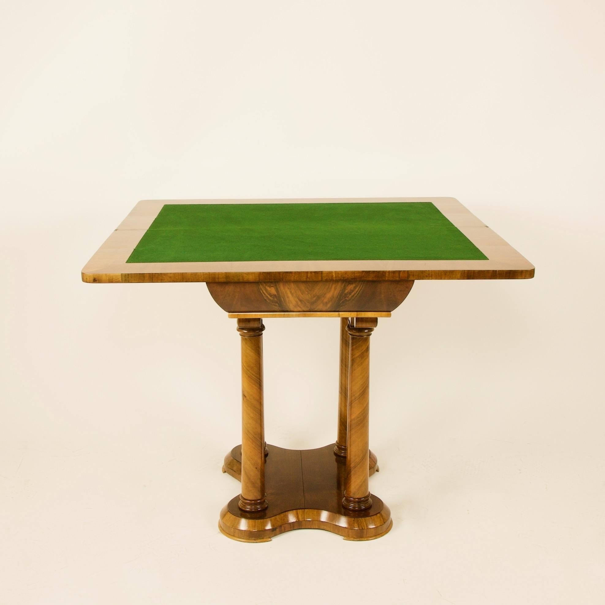 Felt Austrian 19th Century Biedermeier Walnut Game Flip Top Table For Sale