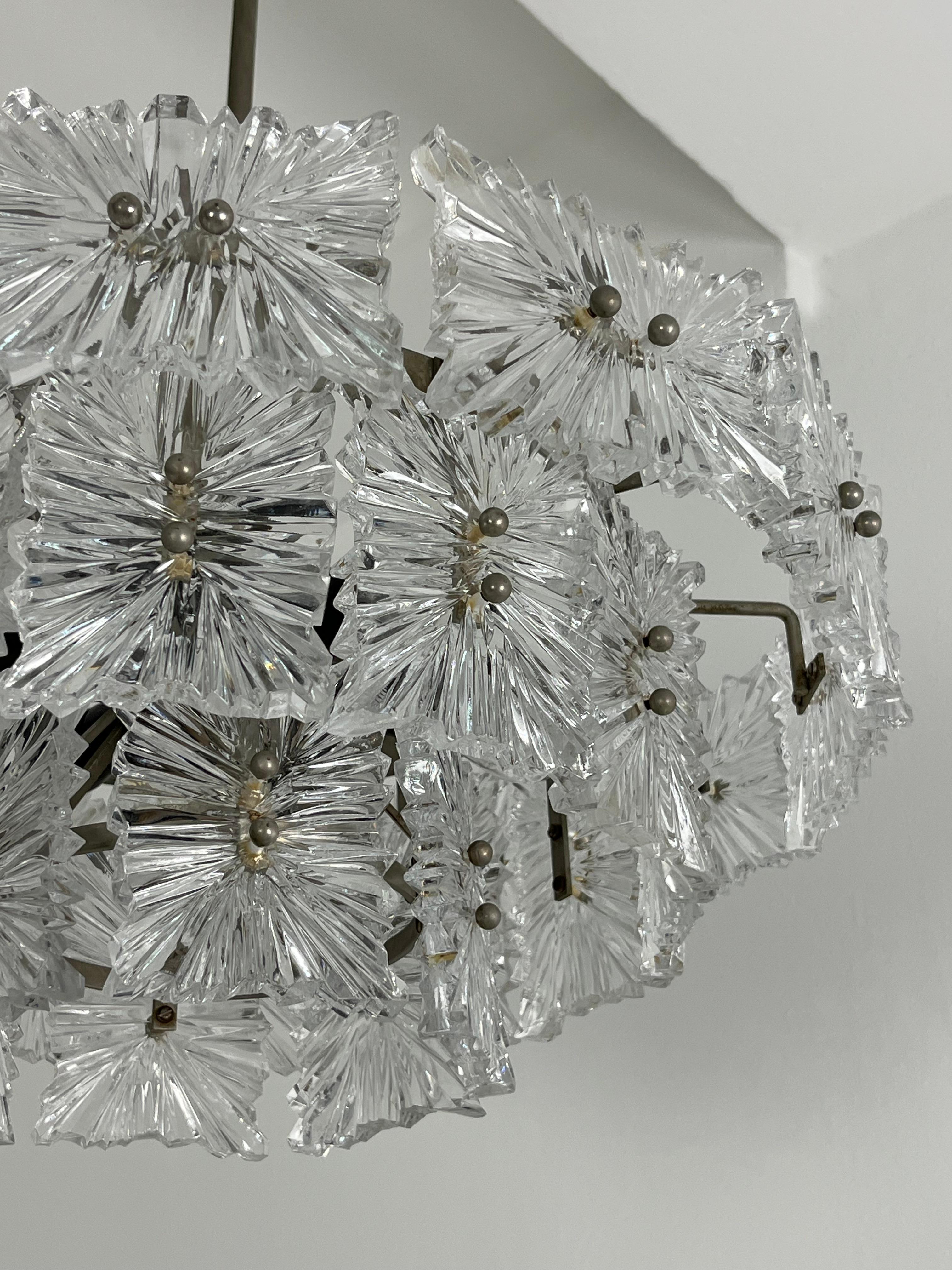 Araña austriaca de 7 luces de vidrio esmerilado atribuida a Stölzle, años 60 Metal en venta