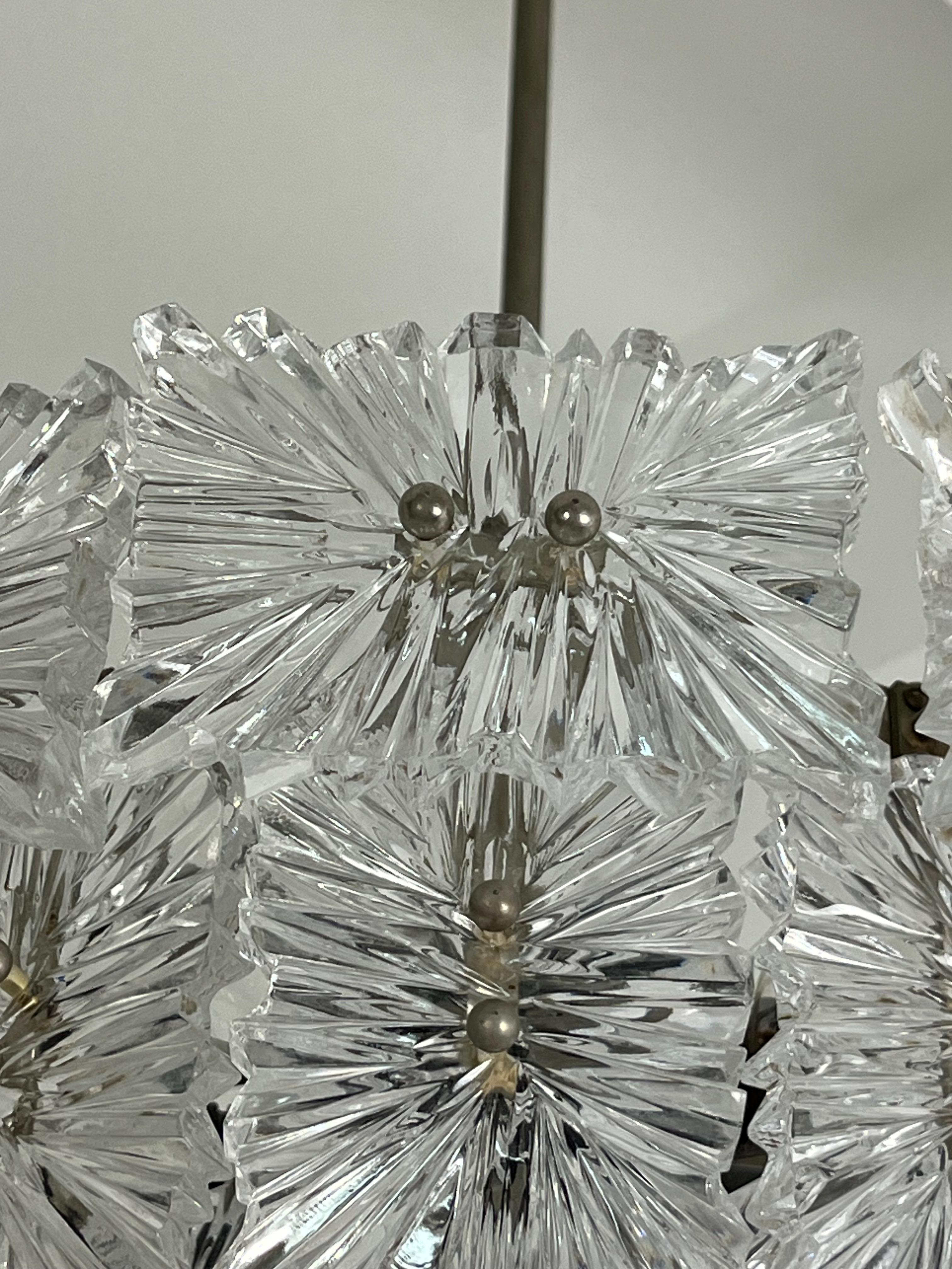 Araña austriaca de 7 luces de vidrio esmerilado atribuida a Stölzle, años 60 en venta 1