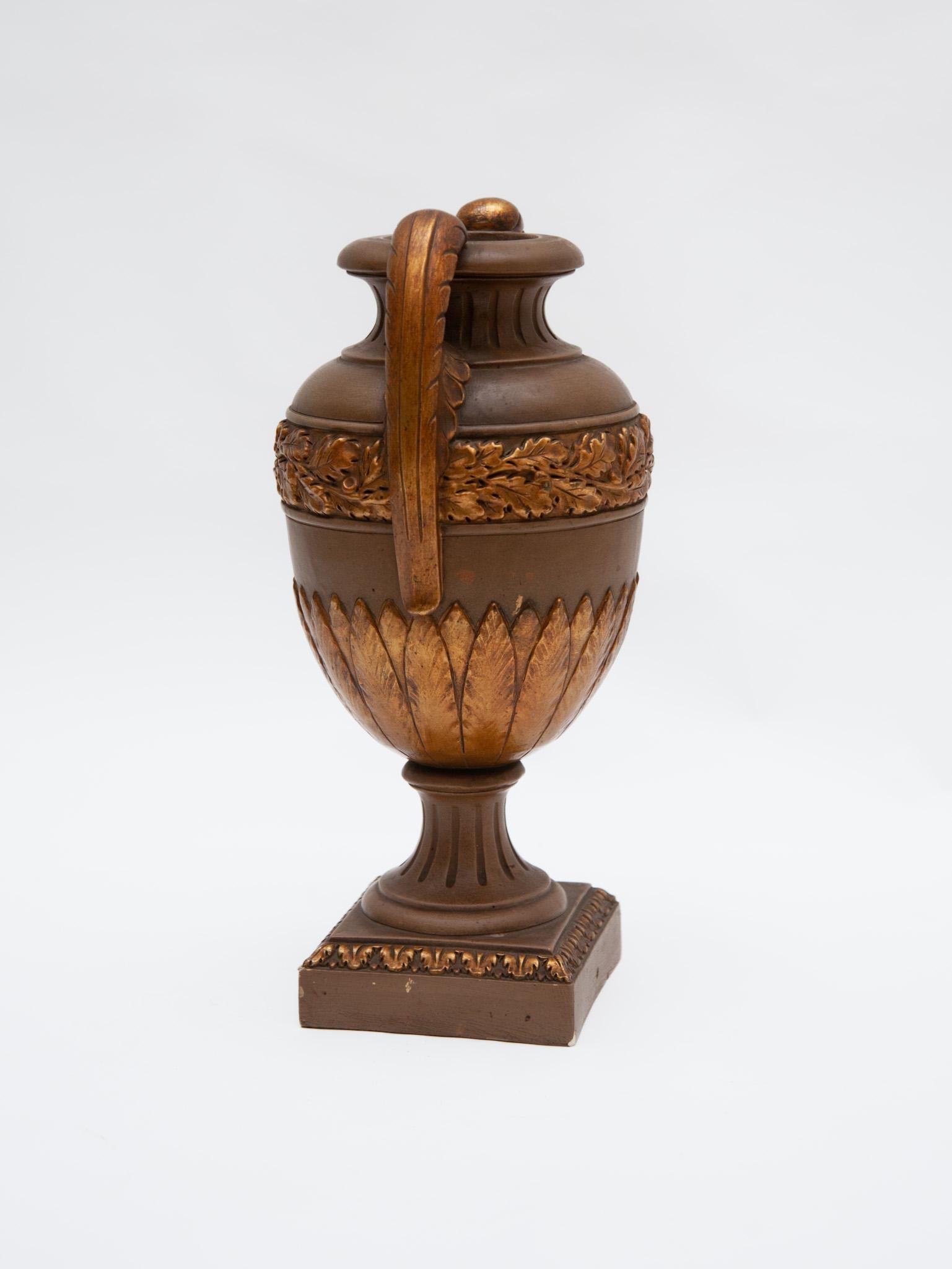 Austrian Amphora Ceramic Vase in Classism Style In Good Condition For Sale In Antwerp, BE