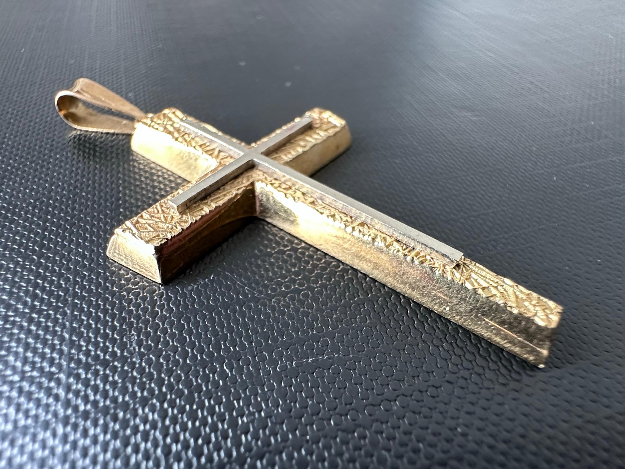 Women's or Men's Austrian Antique 18kt Gold Cross For Sale