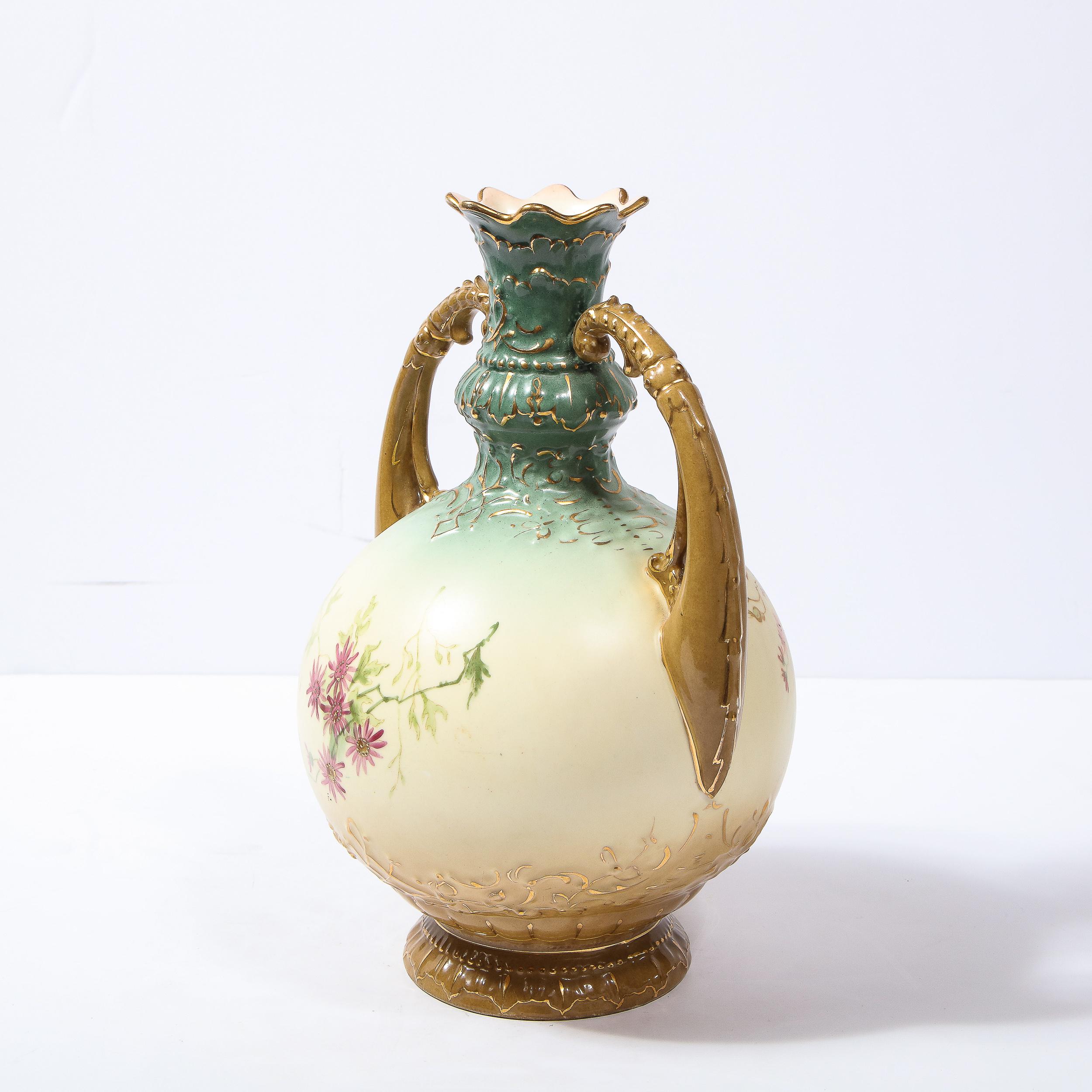 Vase à poignée Art nouveau autrichien ancien peint à la main par EW en vente 4