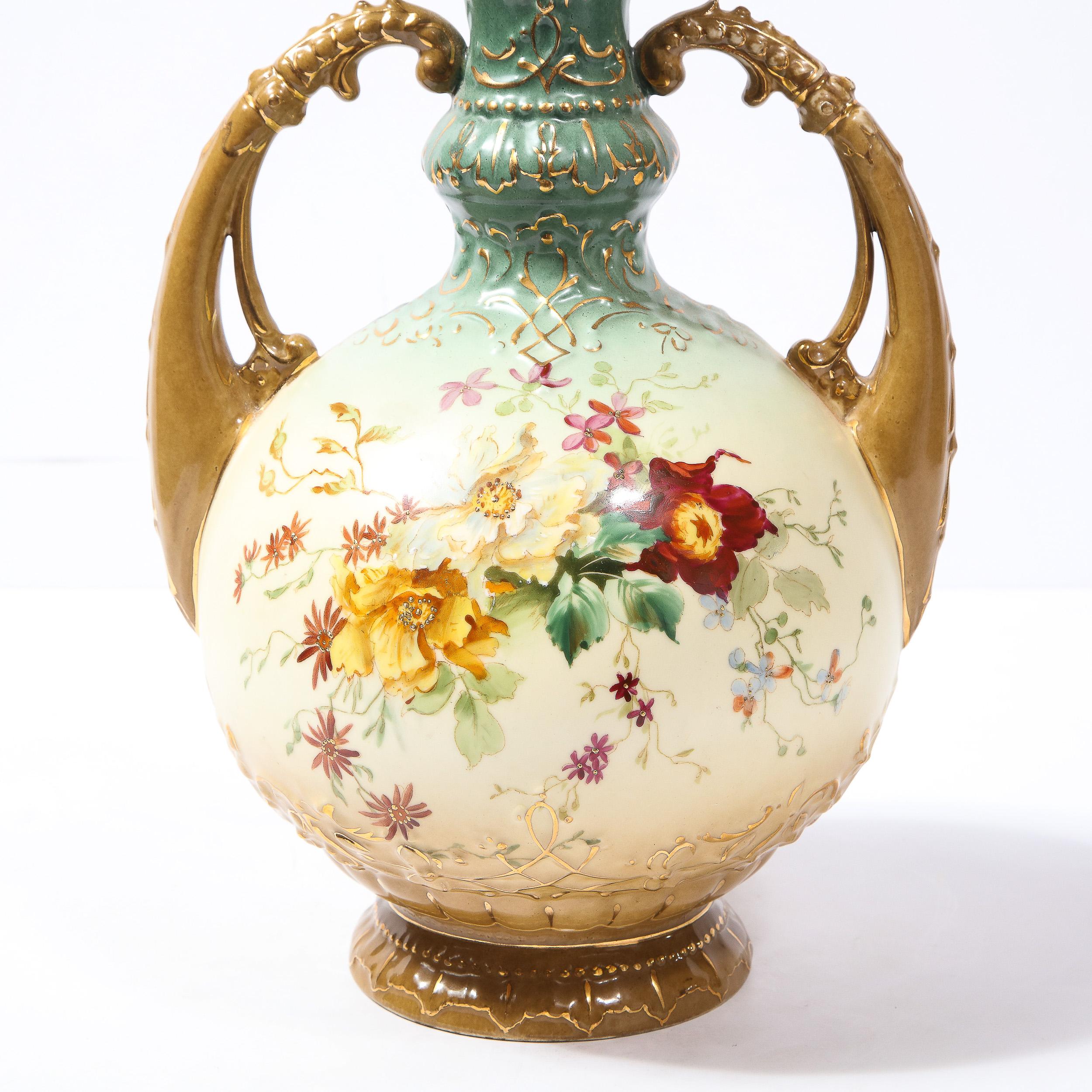 Vase à poignée Art nouveau autrichien ancien peint à la main par EW en vente 7