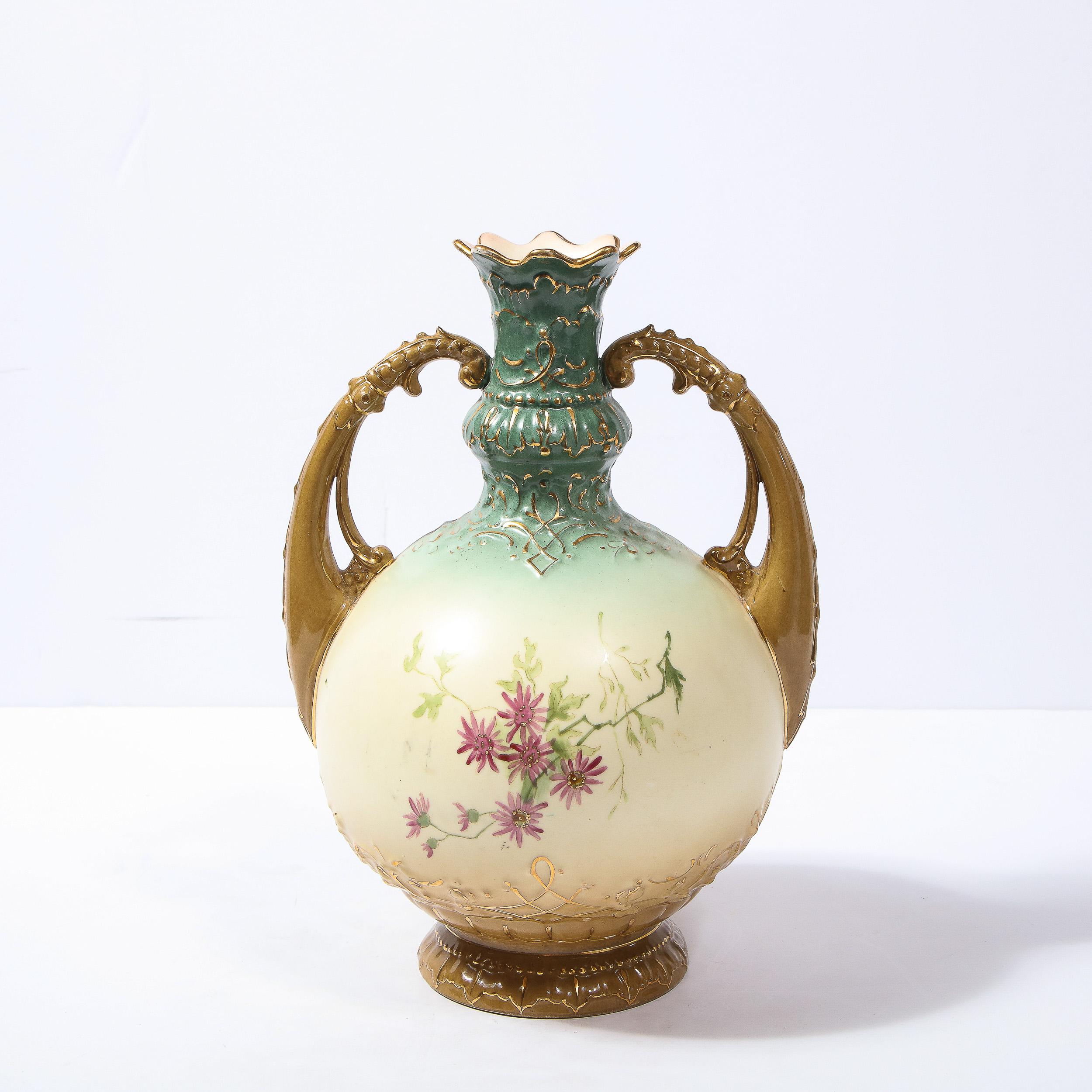 Vase à poignée Art nouveau autrichien ancien peint à la main par EW en vente 2