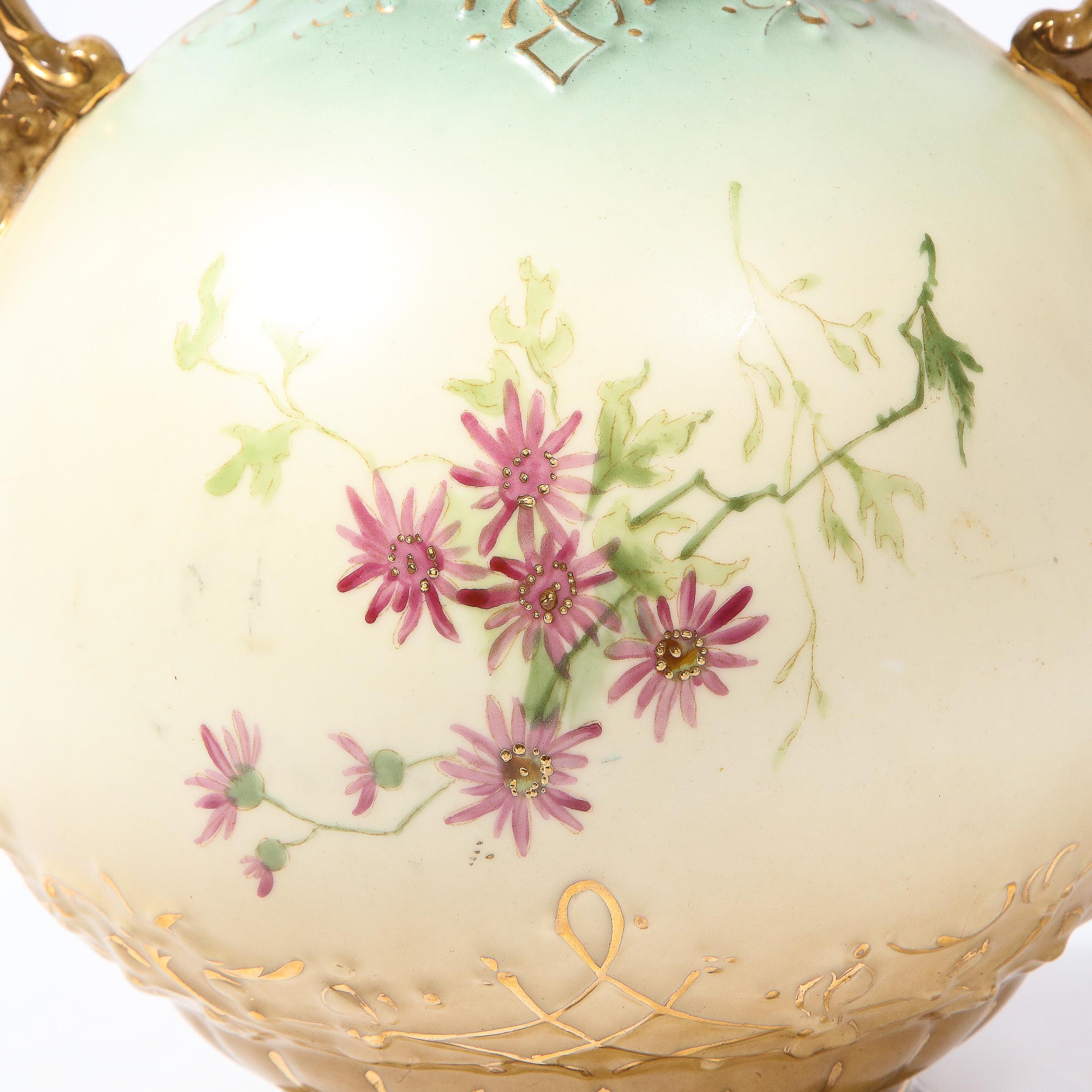 Vase à poignée Art nouveau autrichien ancien peint à la main par EW en vente 3