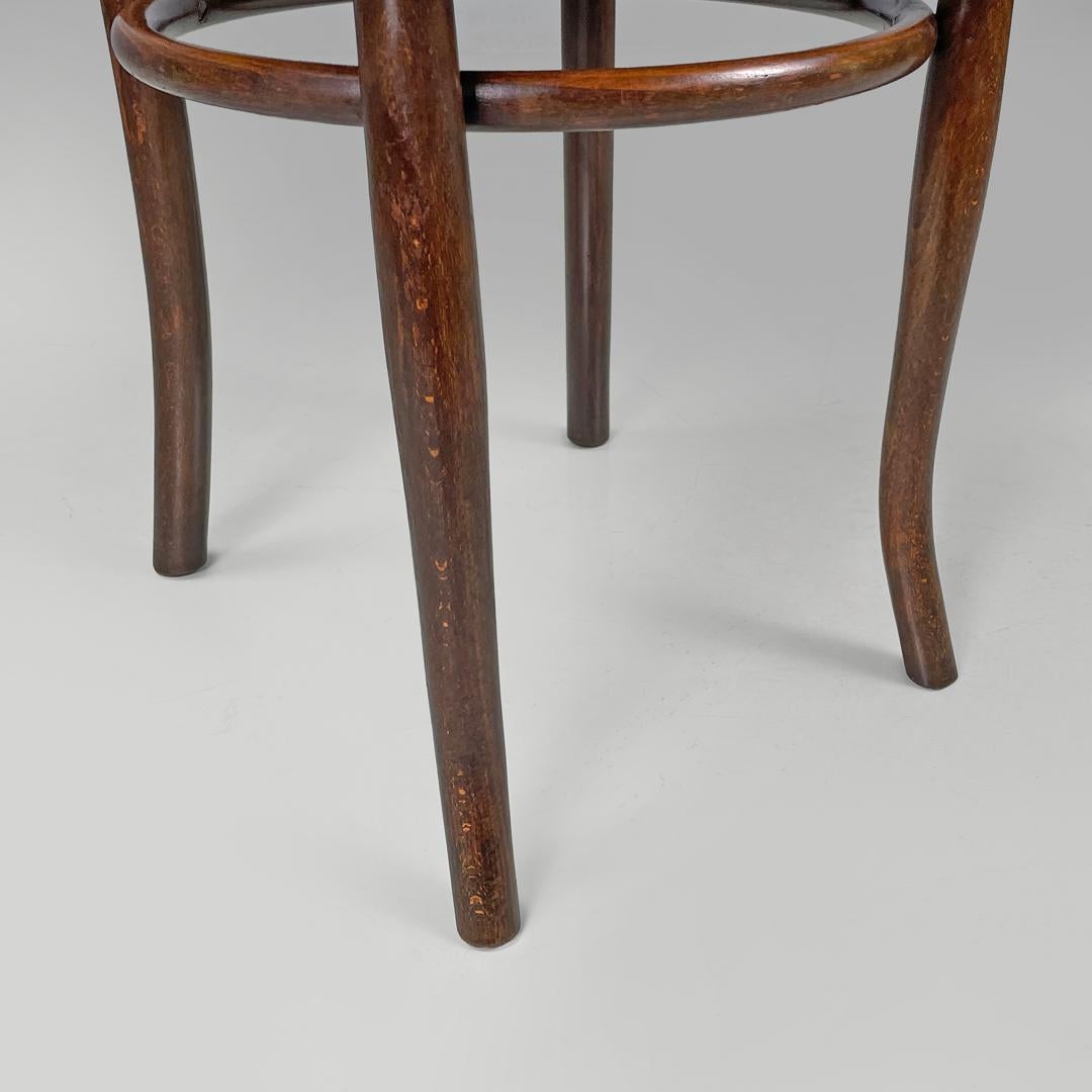 Austrian antique Mundus wooden chairs with elegant round decoration, early 1900s For Sale 13