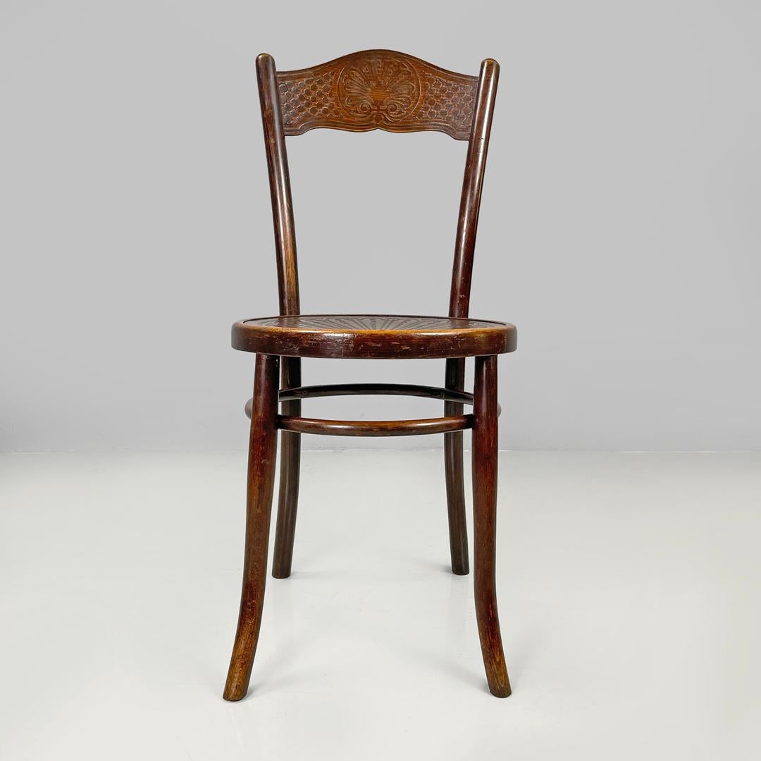 Early 20th Century Austrian antique Mundus wooden chairs with elegant round decoration, early 1900s For Sale